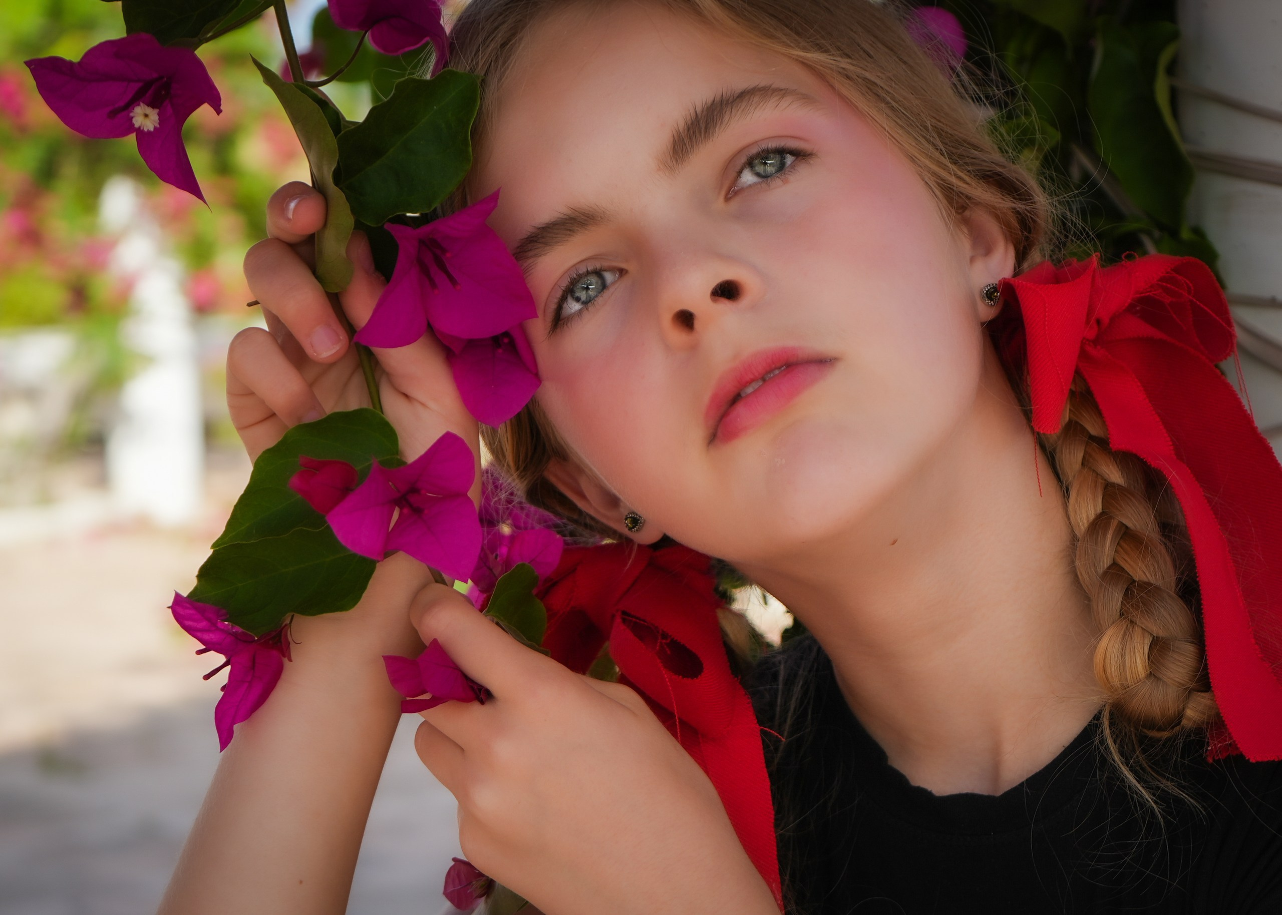 Español:Sesión fotográfica profesional en la naturaleza — fotos de calidad y con atmósfera para cualquier propósito.English:Professional photoshoot in nature — high-quality, atmospheric photos for any purpose.