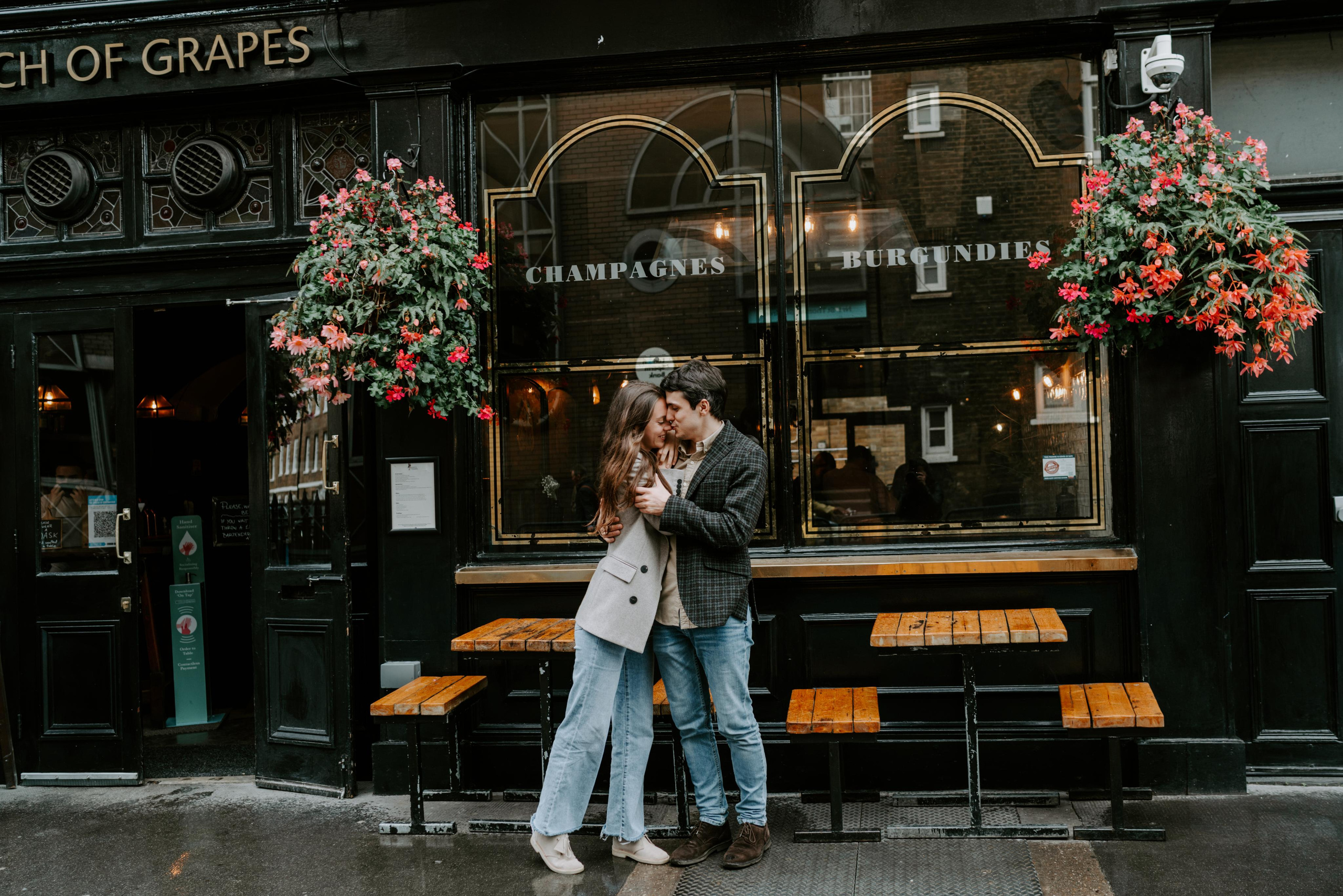 Proposal session by Tower Bridge. London portrait and family photographer