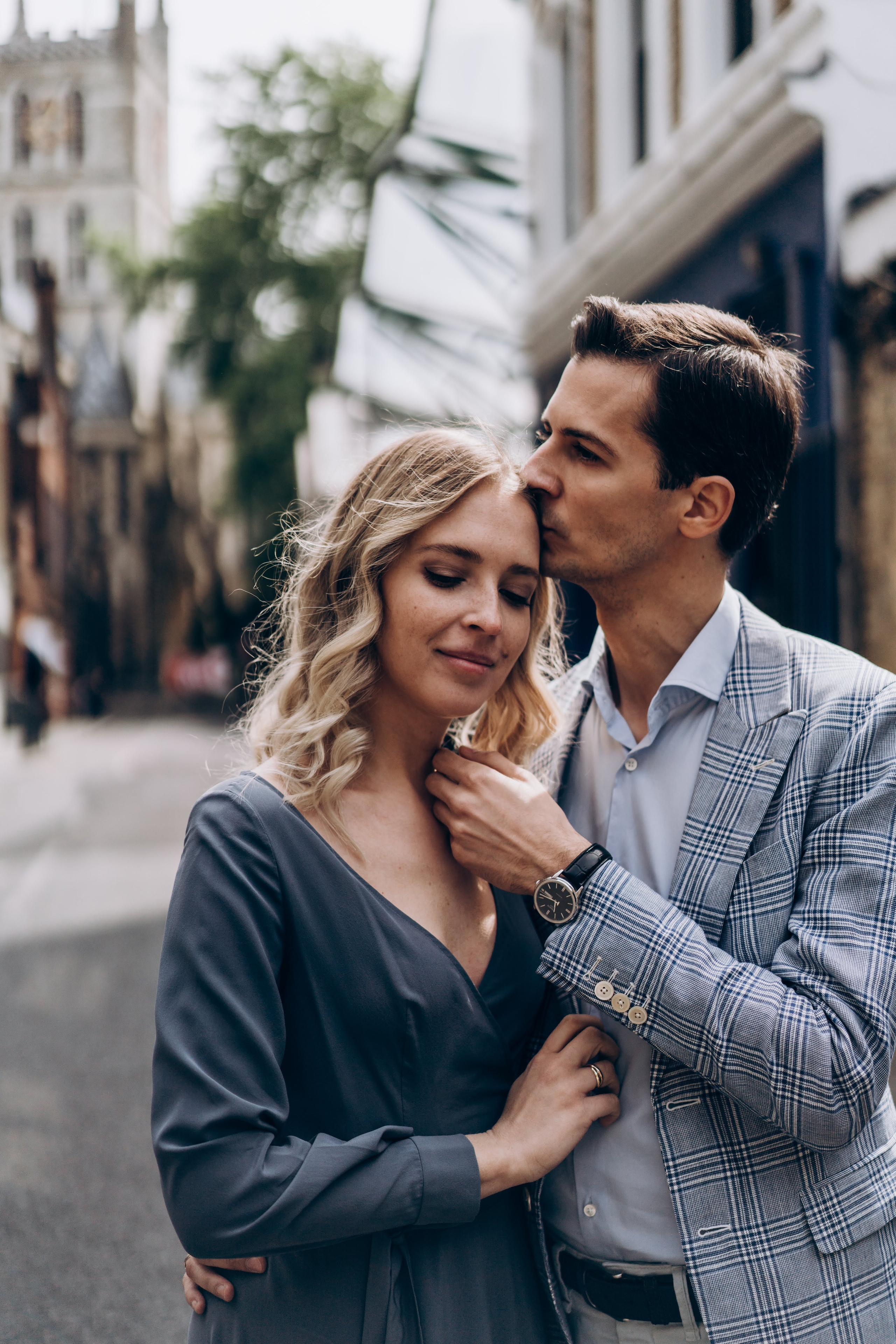 Engagement session by Tower Bridge. London portrait and family photographer