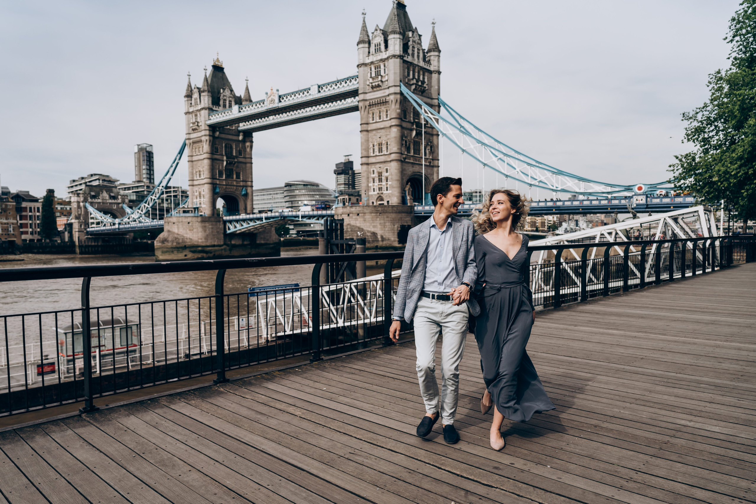 Engagement session by Tower Bridge