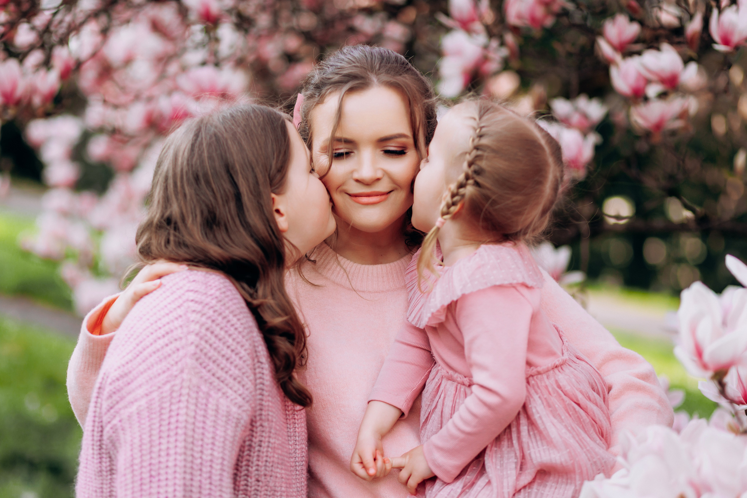 Tatiana, Alisa, Daria. Wedding and Family Photograph