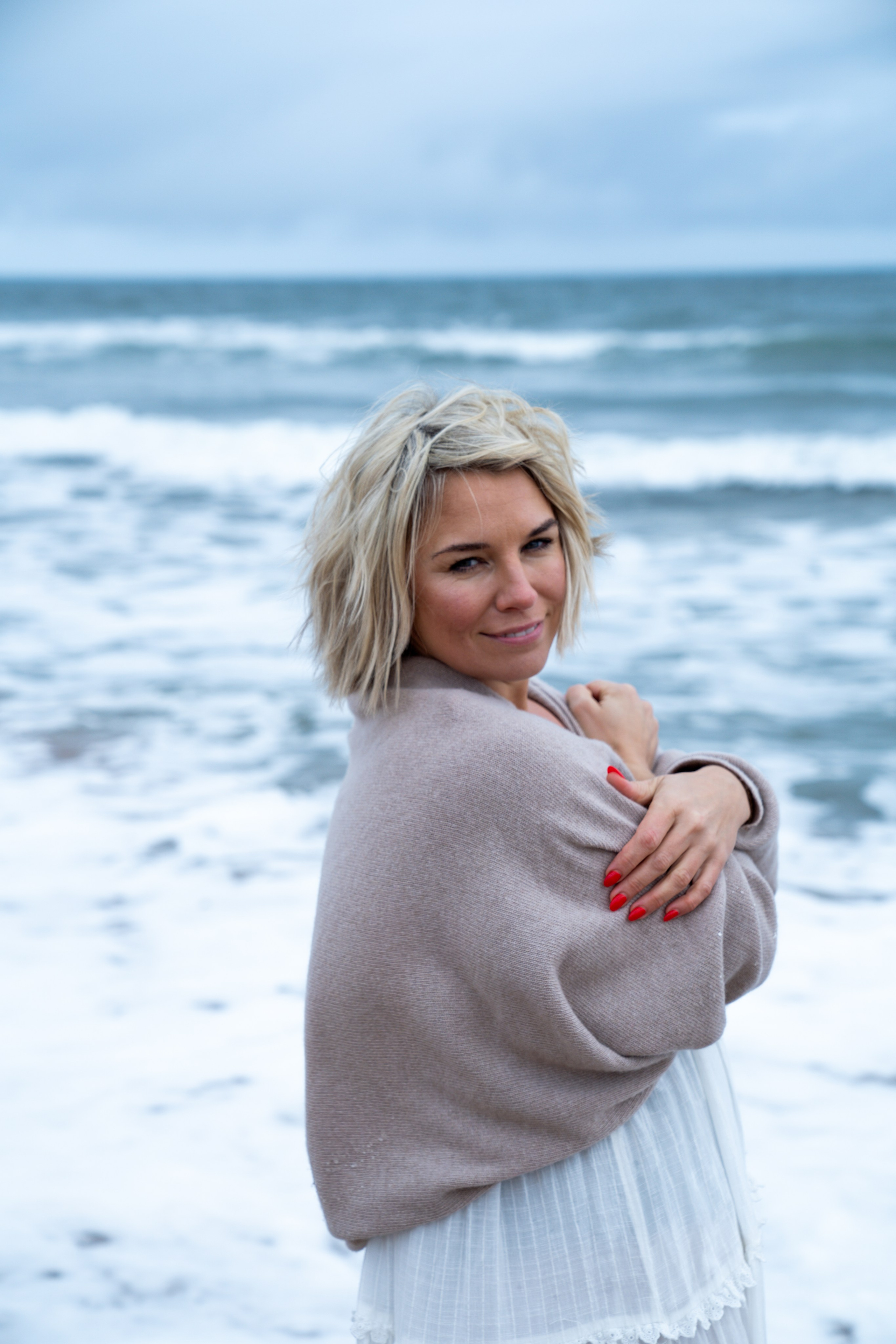 portrait photography, seaside photo session, Seaton Sluice, freedom to be yourself, body positive after 45