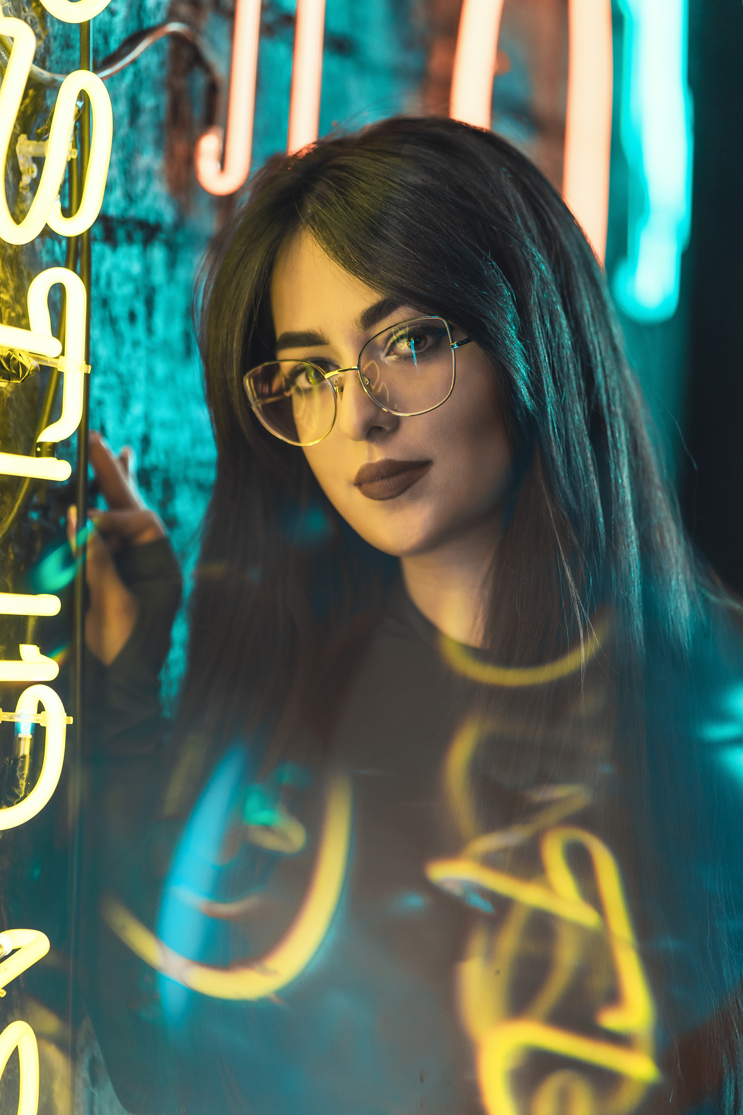 Retrato femenino en Madrid — belleza auténtica con luz natural Asesoría de estilismo, poses y localización. Imágenes elegantes y atemporales. Fotógrafa en Madrid | Retratos femeninos, familia y sesiones con caballos – Anna Maruleva