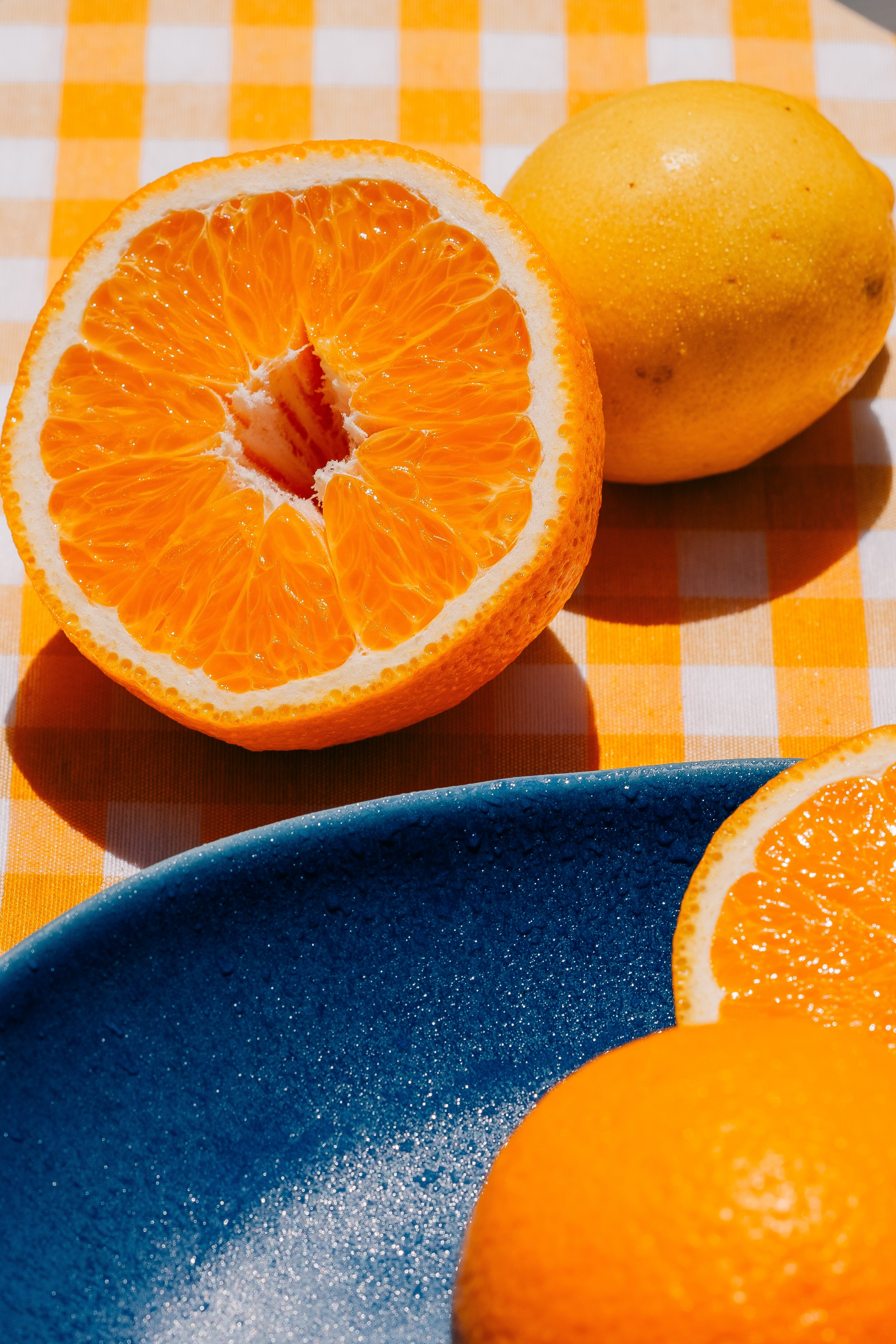 Laranjas de clima de verão e uma bebida. Maria Sher. Fotógrafa profissional do Porto, Portugal