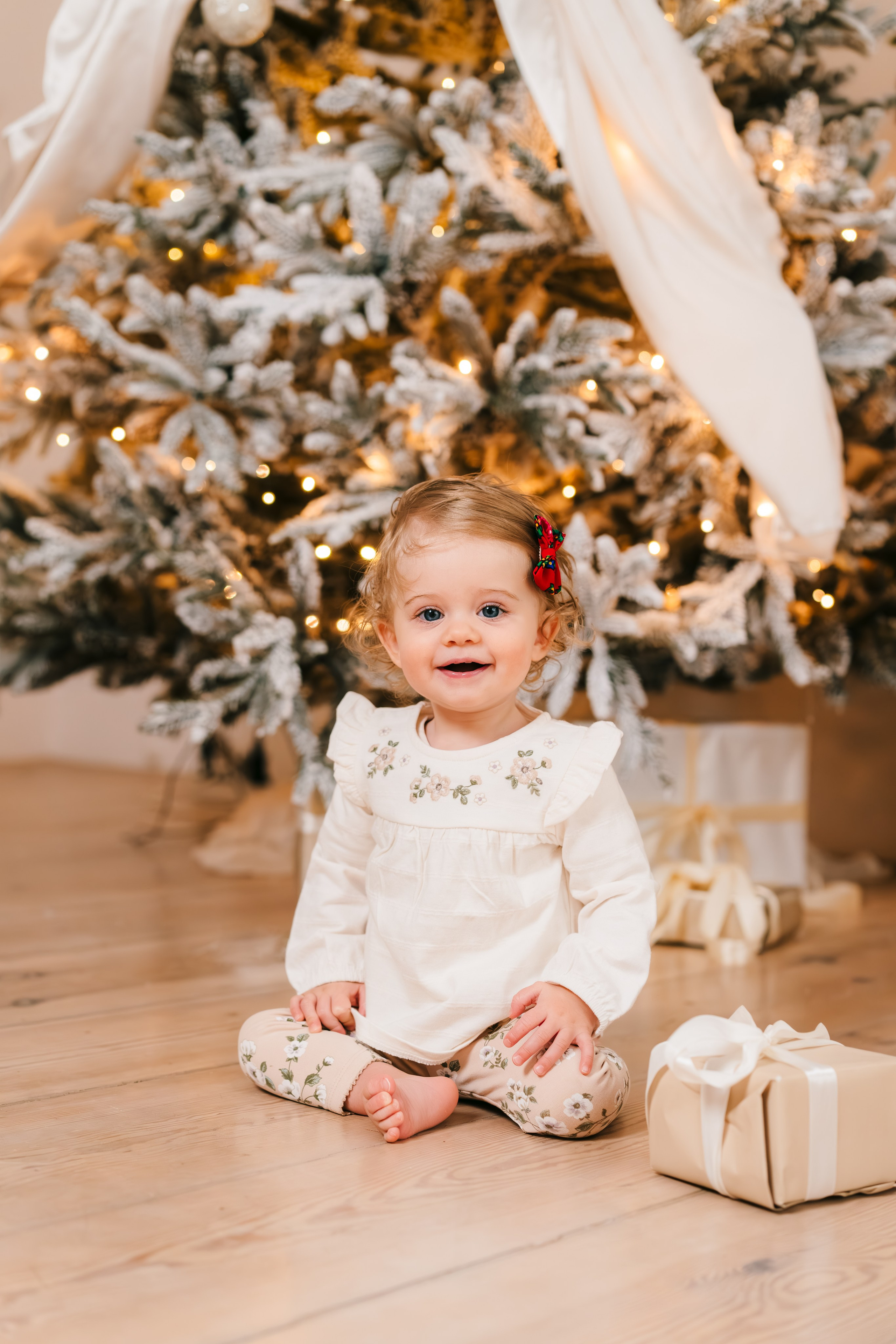 Minimalistyczne sesje świąteczne. Fotograf ślubny & lifestyle Gdańsk, Karolina Baczewska