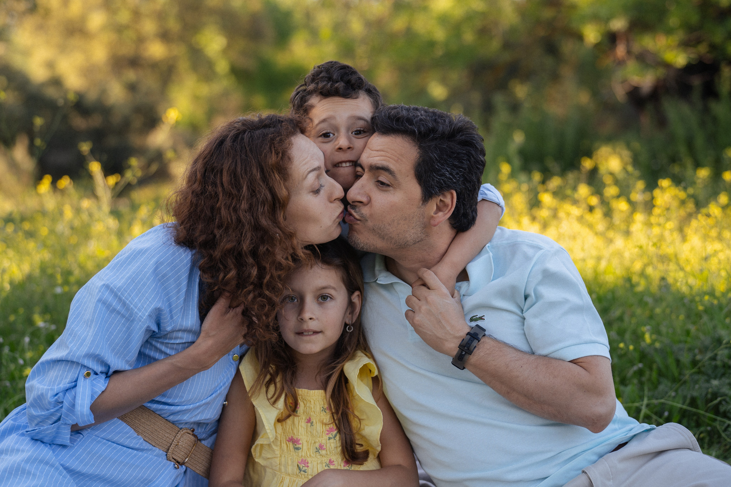 Professional Family Photography in nature. Photographer in Madrid, Spain. Alyona Belyaninova