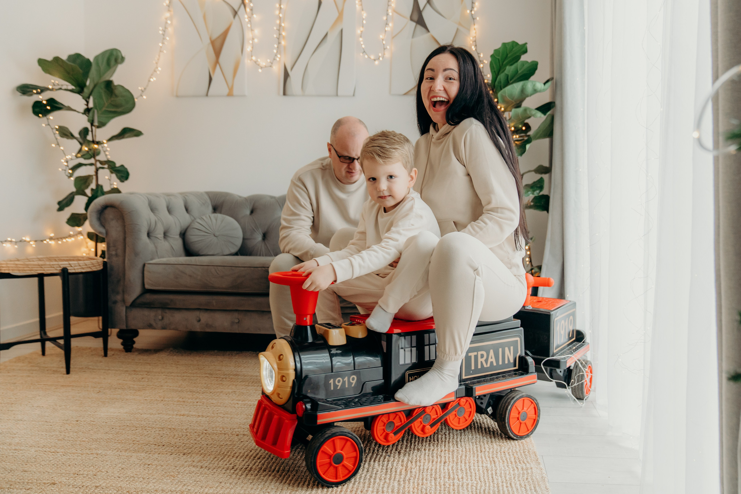 Derbyshire Family. New Year in-home photo session, Washington. Newcastle Upon Tyne Photographer Yana Balatskaya