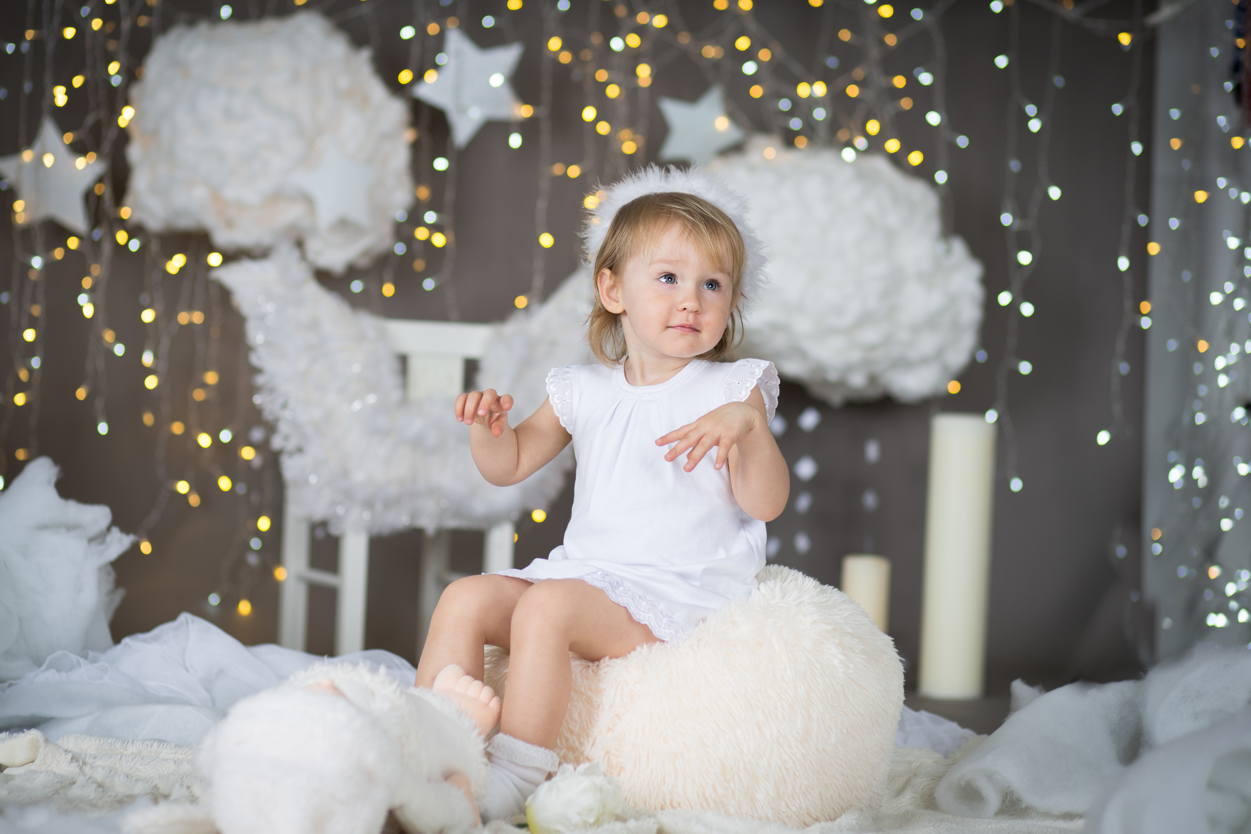 Коледни фотосесии в студио с декори. Фотограф Бургас. Фотосесии в студио и на открито, портрети, заснемане