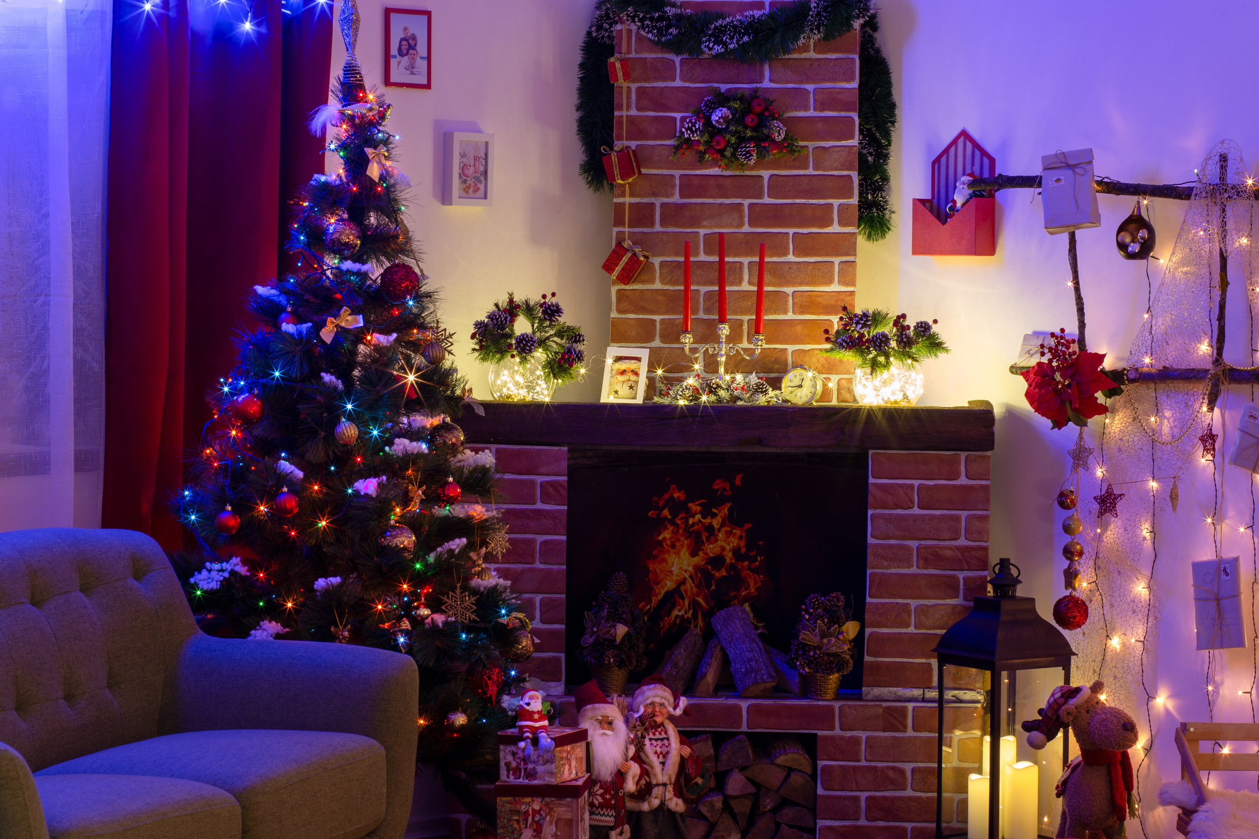 Коледни фотосесии в студио с декори. Фотограф Бургас. Фотосесии в студио и на открито, портрети, заснемане