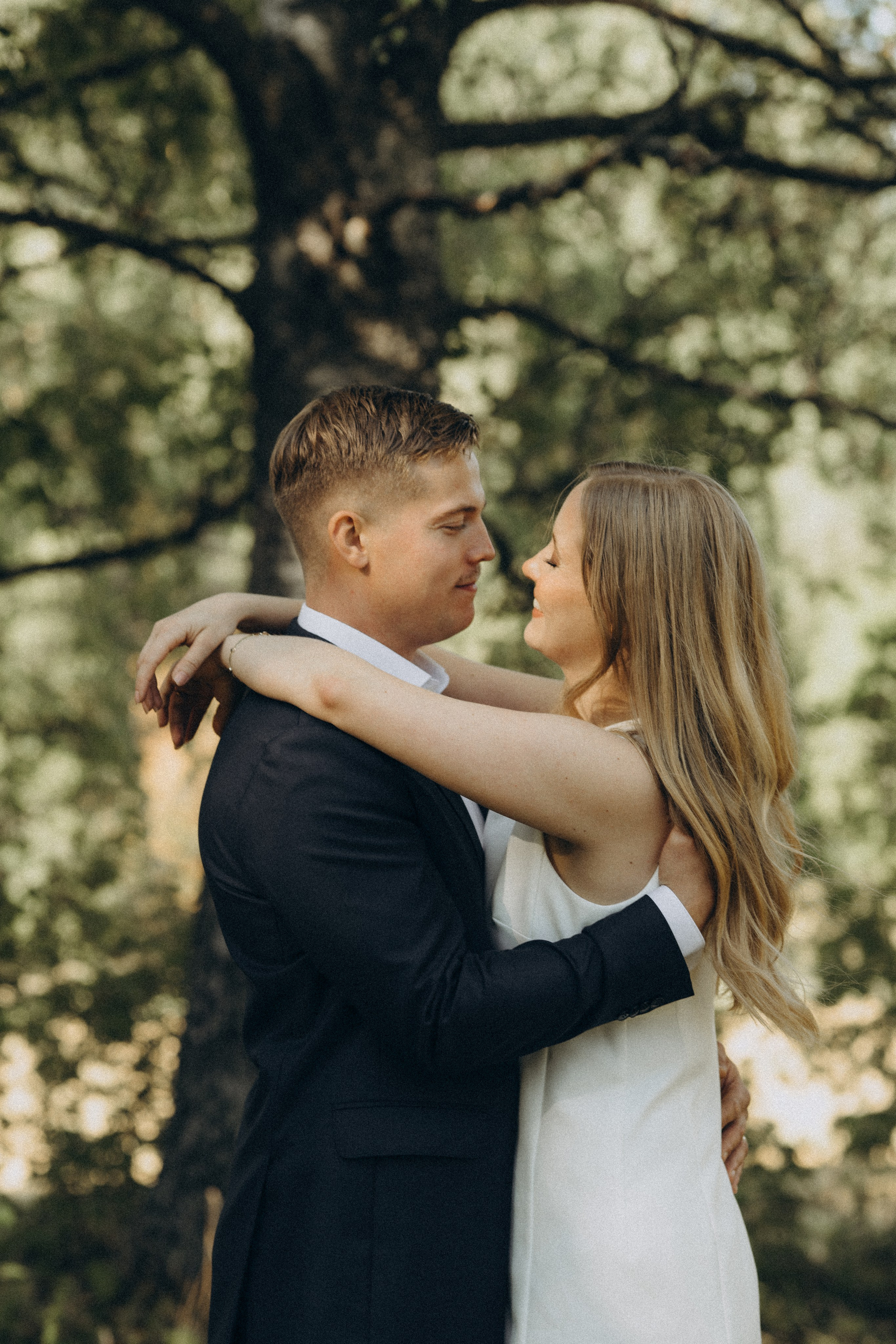Wedding photo session in Pornainen. Wedding and portrait photographer in Helsinki Vickan O