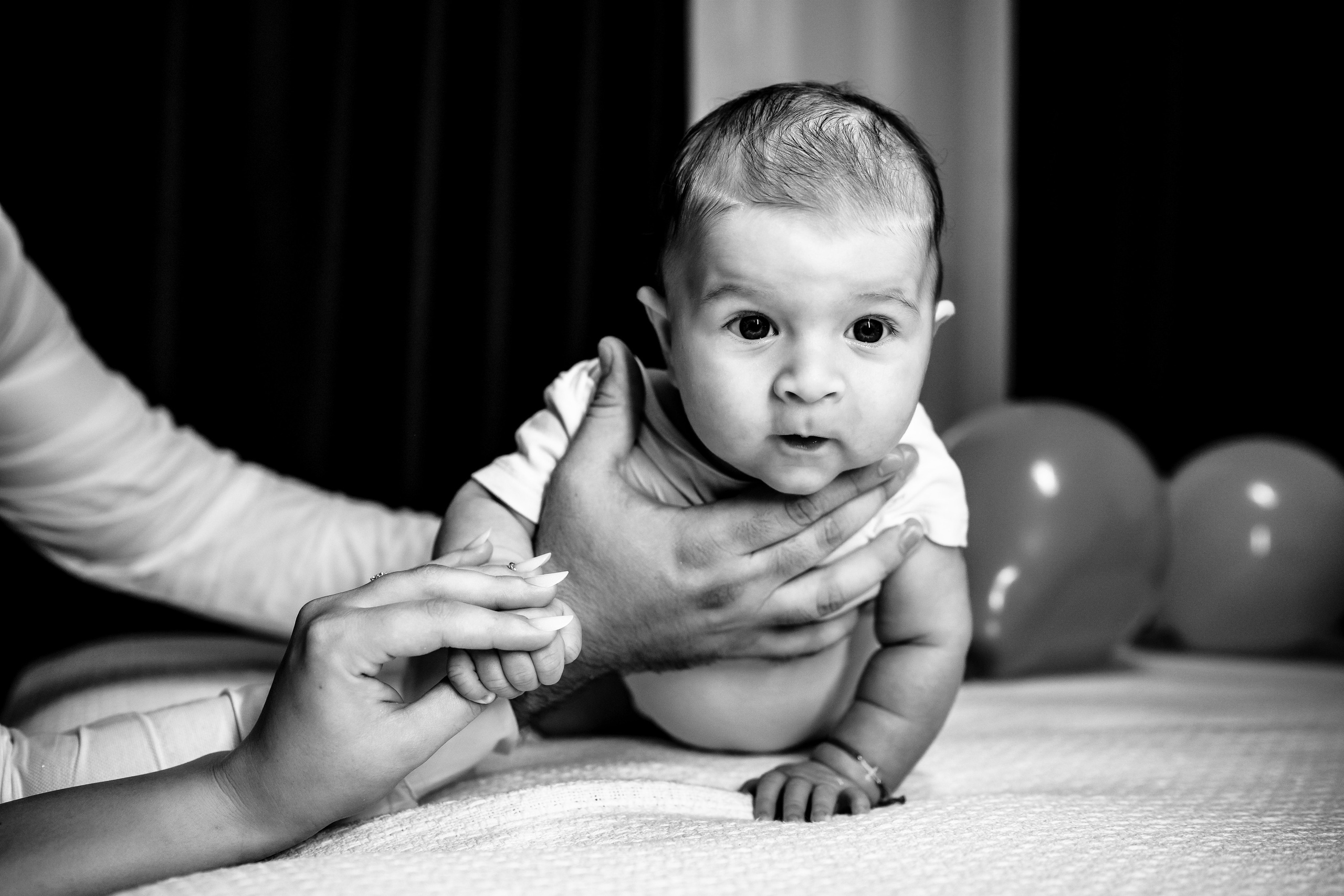 Andreea, Damian si Aris. Acasă