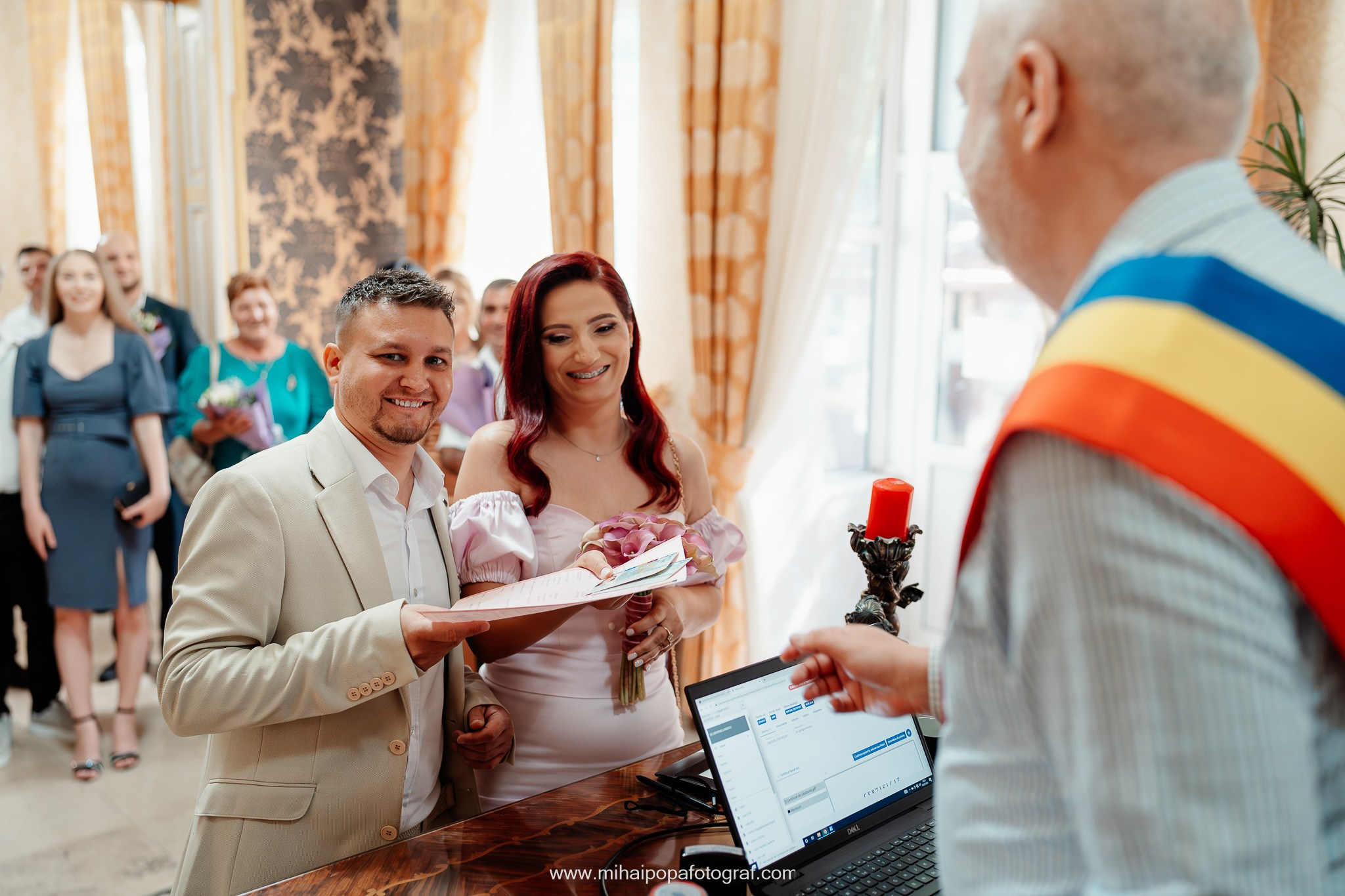 Fotograf Cununie Civilă în București - Mihai Popa Fotograf. Fotograf Nuntă & Botez București - Mihai Popa | Dincolo de oameni, imortalizez emoții!