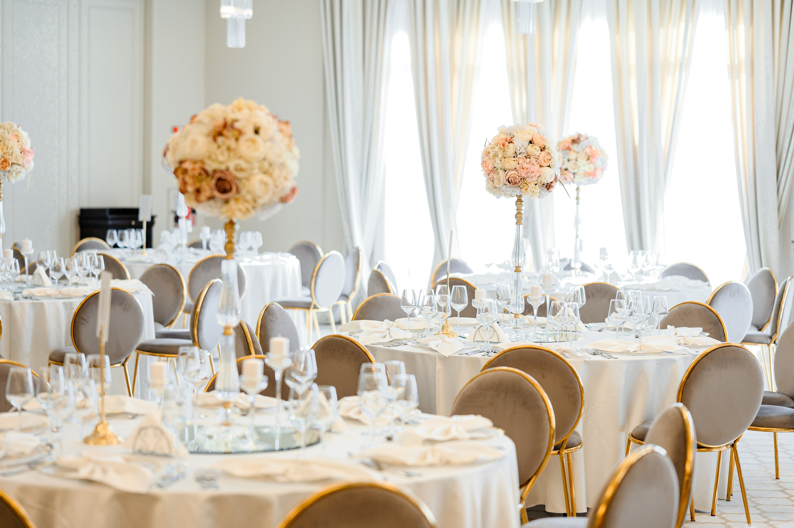 Madalina & Ovidiu. Mugurel Olteanu Fotograf