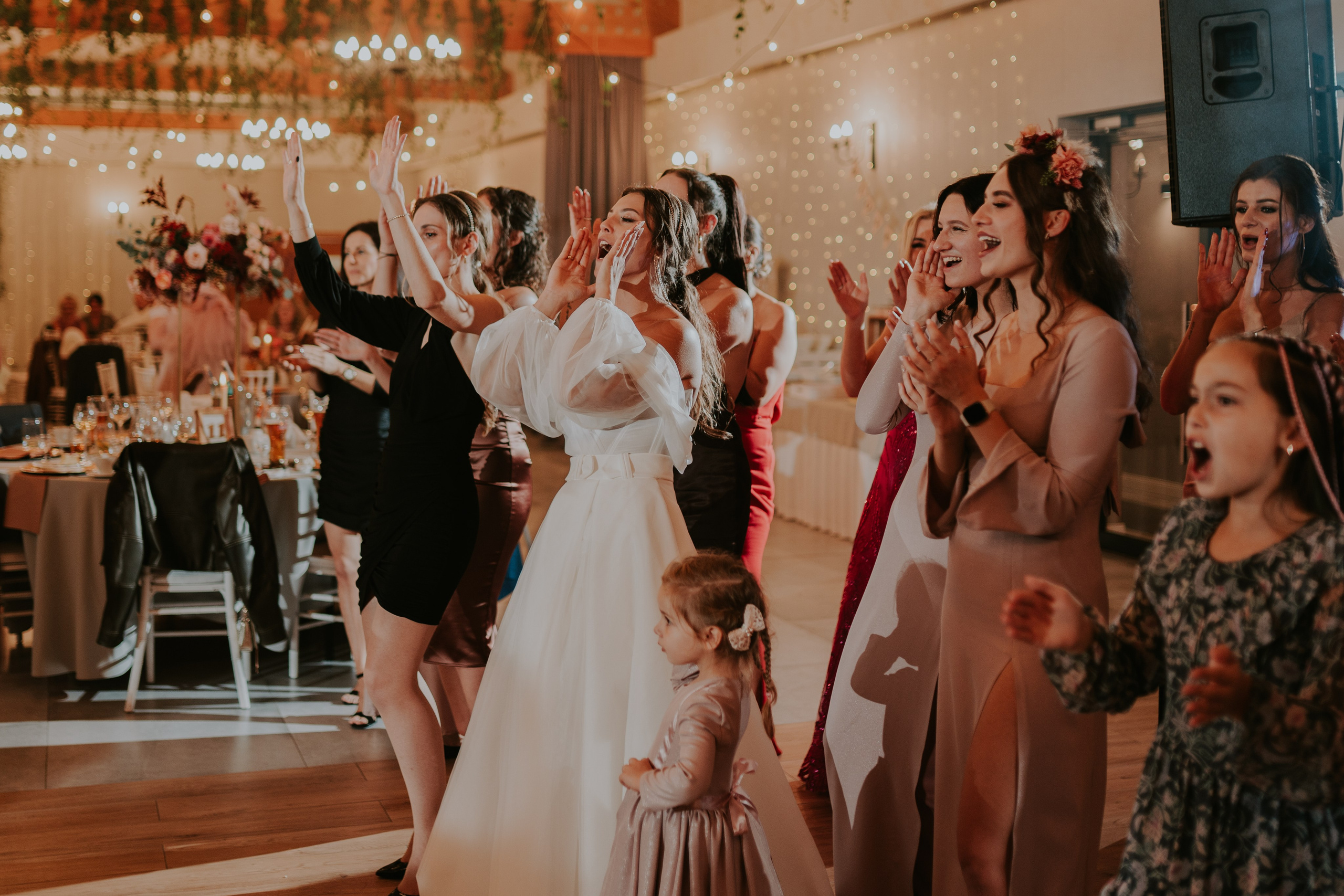 Sala Koralowa w Jaworzu: Opowieść o ślubie Nikoli i Kacpra. Karkowskafoto - fotografia miłości