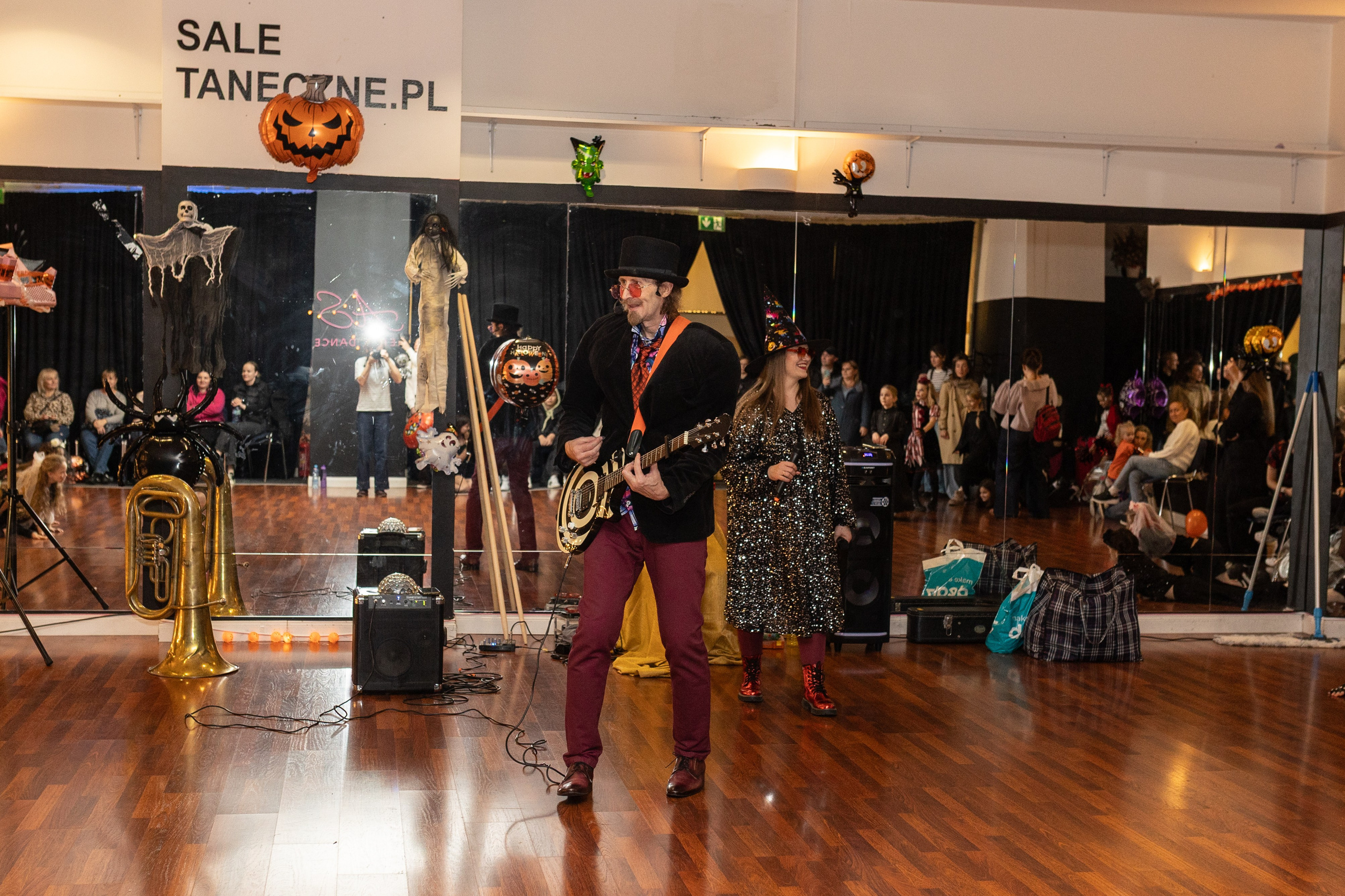 Leo dance studio Helloween 2025. Семейный и детский фотограф в Варшаве Мила Бобровская