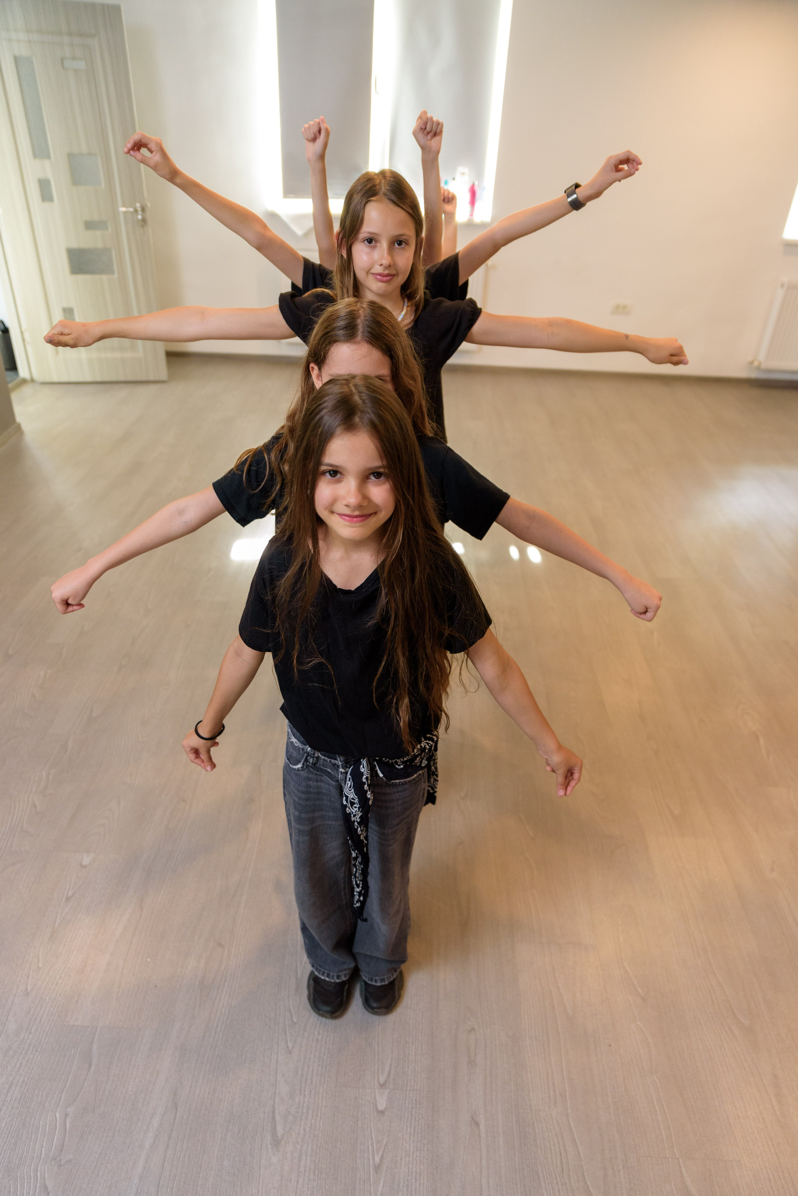 Corporate photographer, business photo session, corporate photographer price, Professional Services for Business Events, Business portraits, photos for events organized by companies, product photography, Bucharest business photos, Bucharest professional photos, Professional portrait photos, embassy events, product launch , fashion photography, fashion photography, workshops