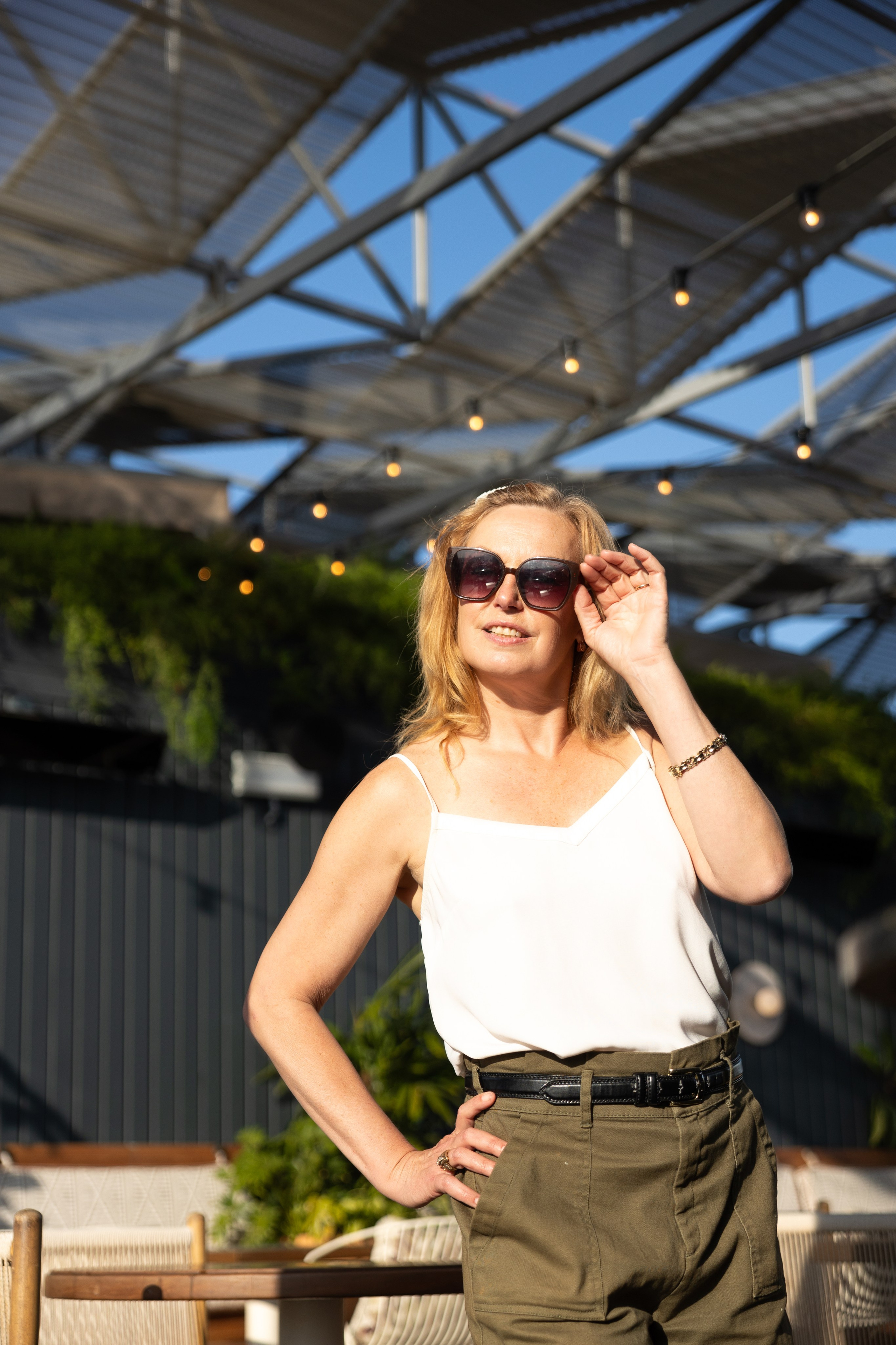 Séance photo de marque personnelle au Hoxton, Poblenou sur le toit. Eugénie Smirnova — Photographe à Toulouse et dans le Sud-Ouest