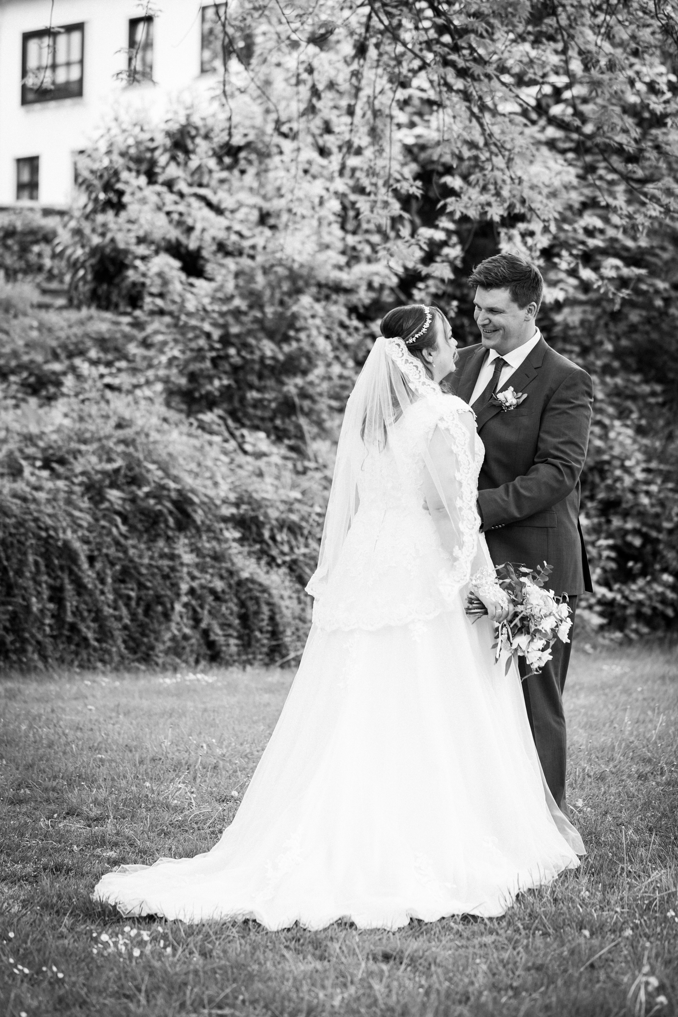 Kirchliche Trauung in Oerlinghausen. Hochzeitfotograf in Bielefeld