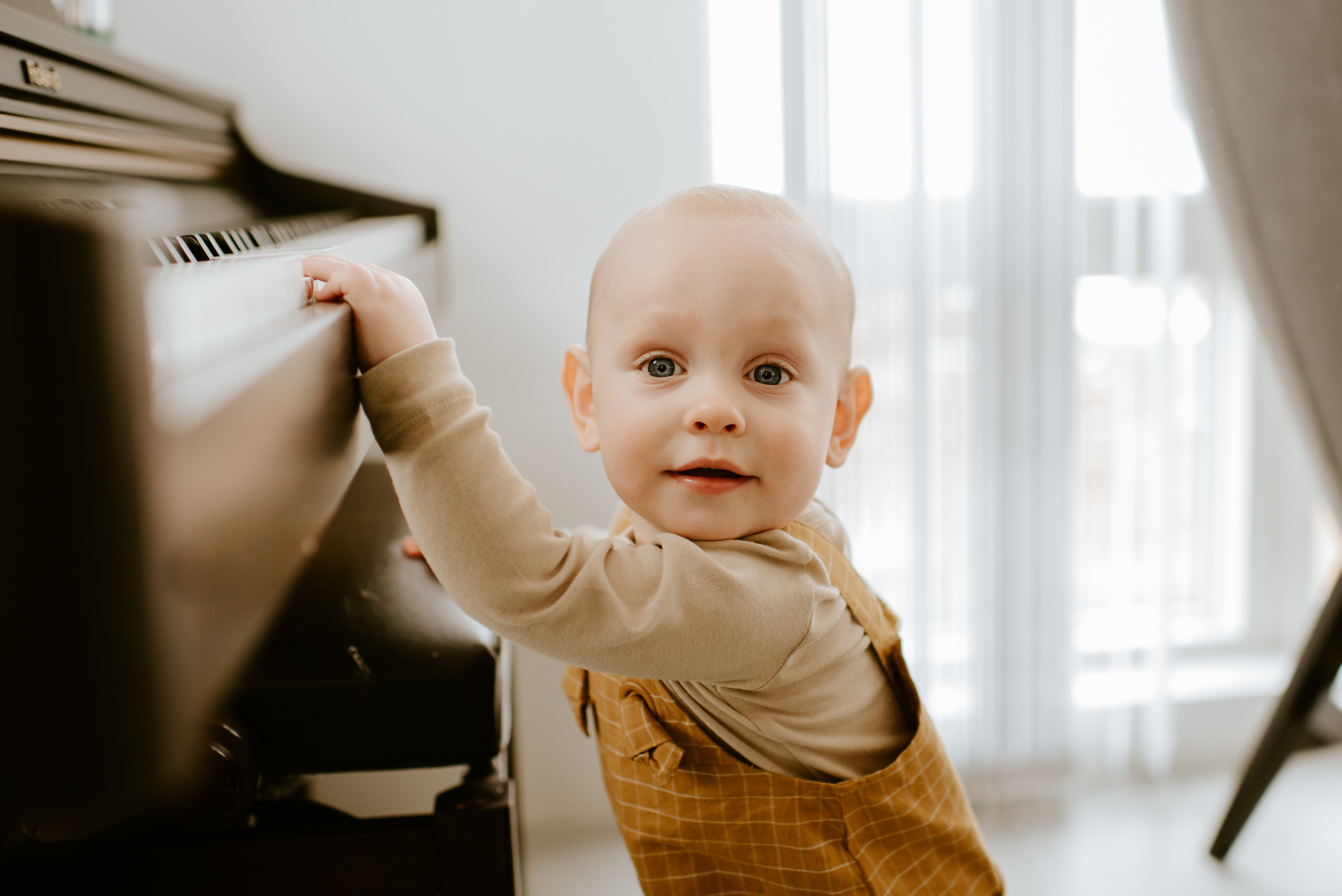 Family home visit. Michalina Dzianach Wedding Photographer Iceland