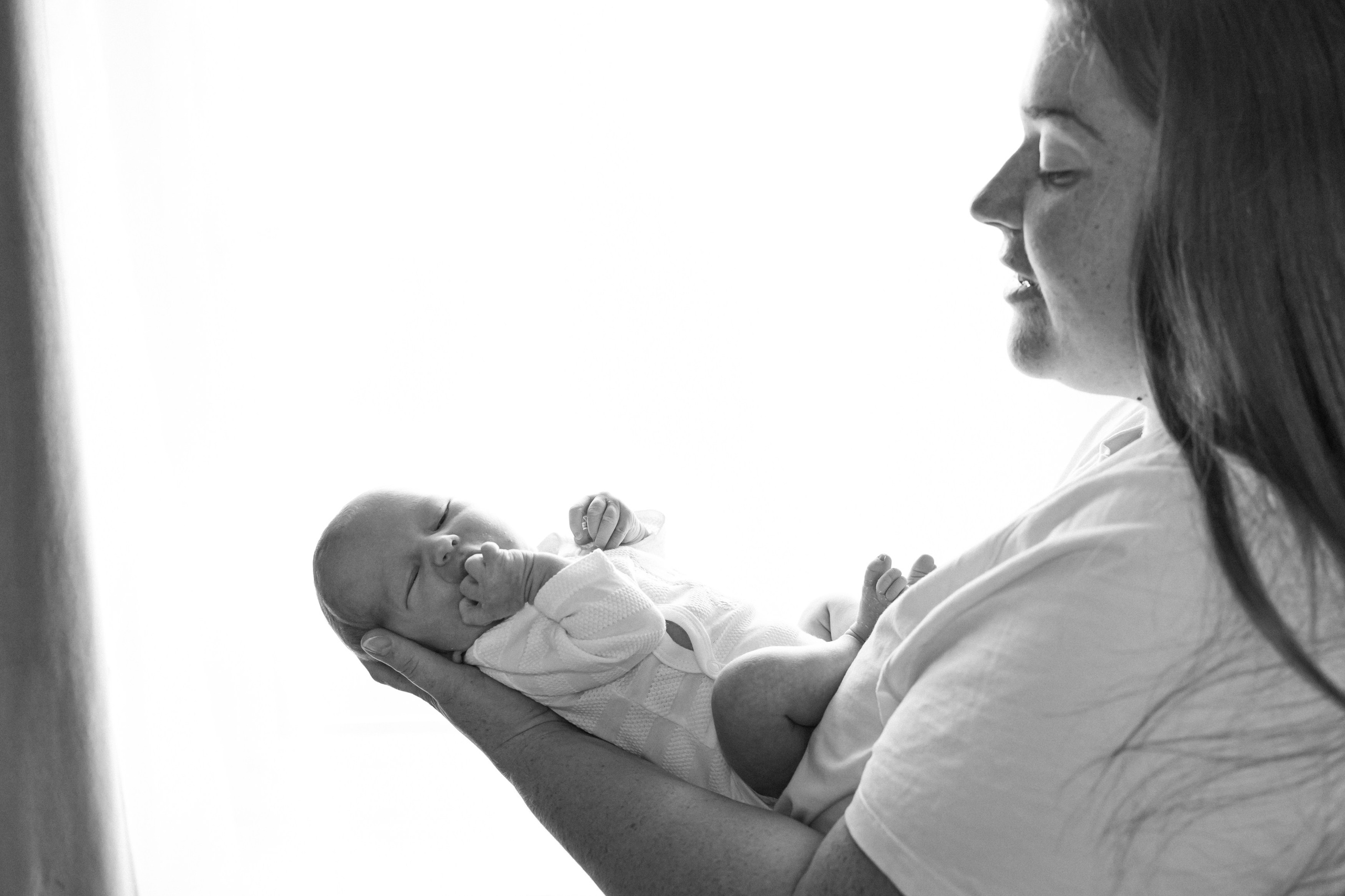 Newborn focení. Lifestyle a rodinná fotografka v Pisku Oxana Telupilova