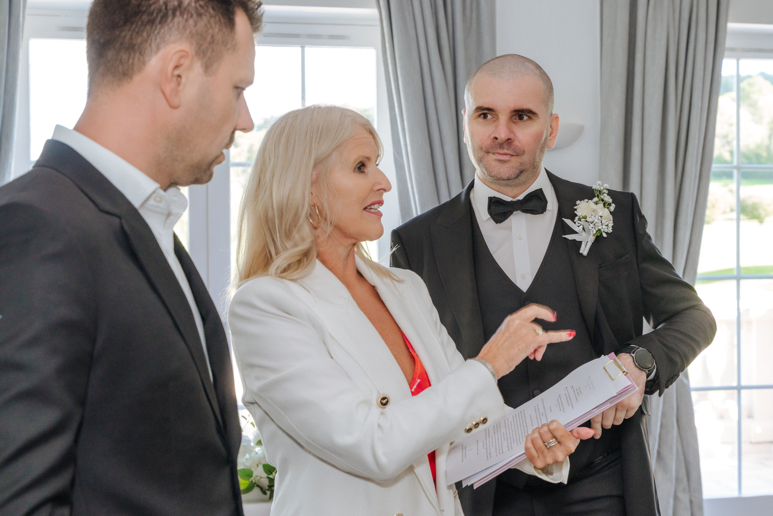 A wedding at Woldingham Golf Club, Woldingham Golf Club wedding, wedding photographer at Woldingham Golf Club