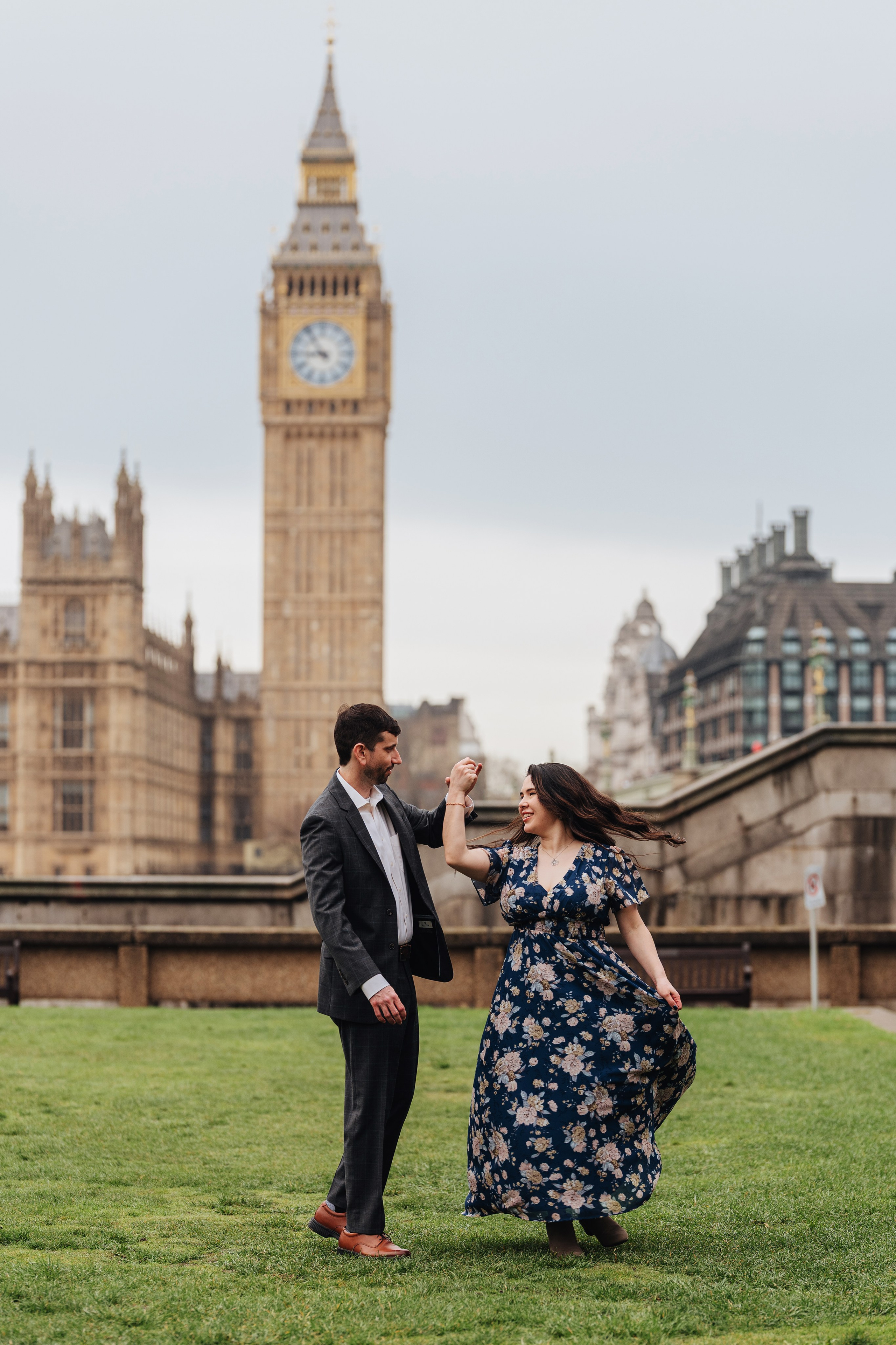 Love story near Big Ben, London. Wedding and family photographer in London