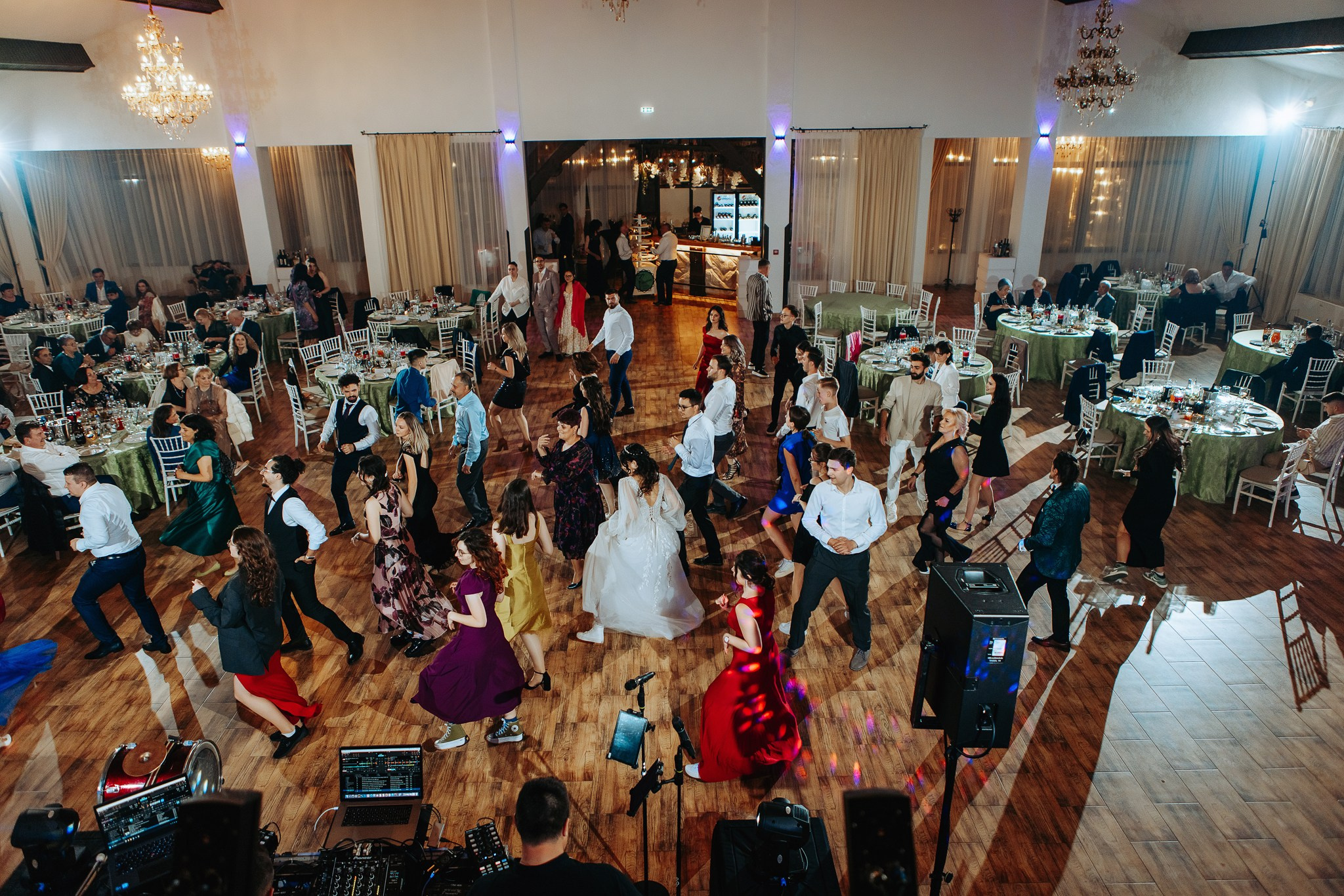 Radu si Diana. Wedding photographer and videographer