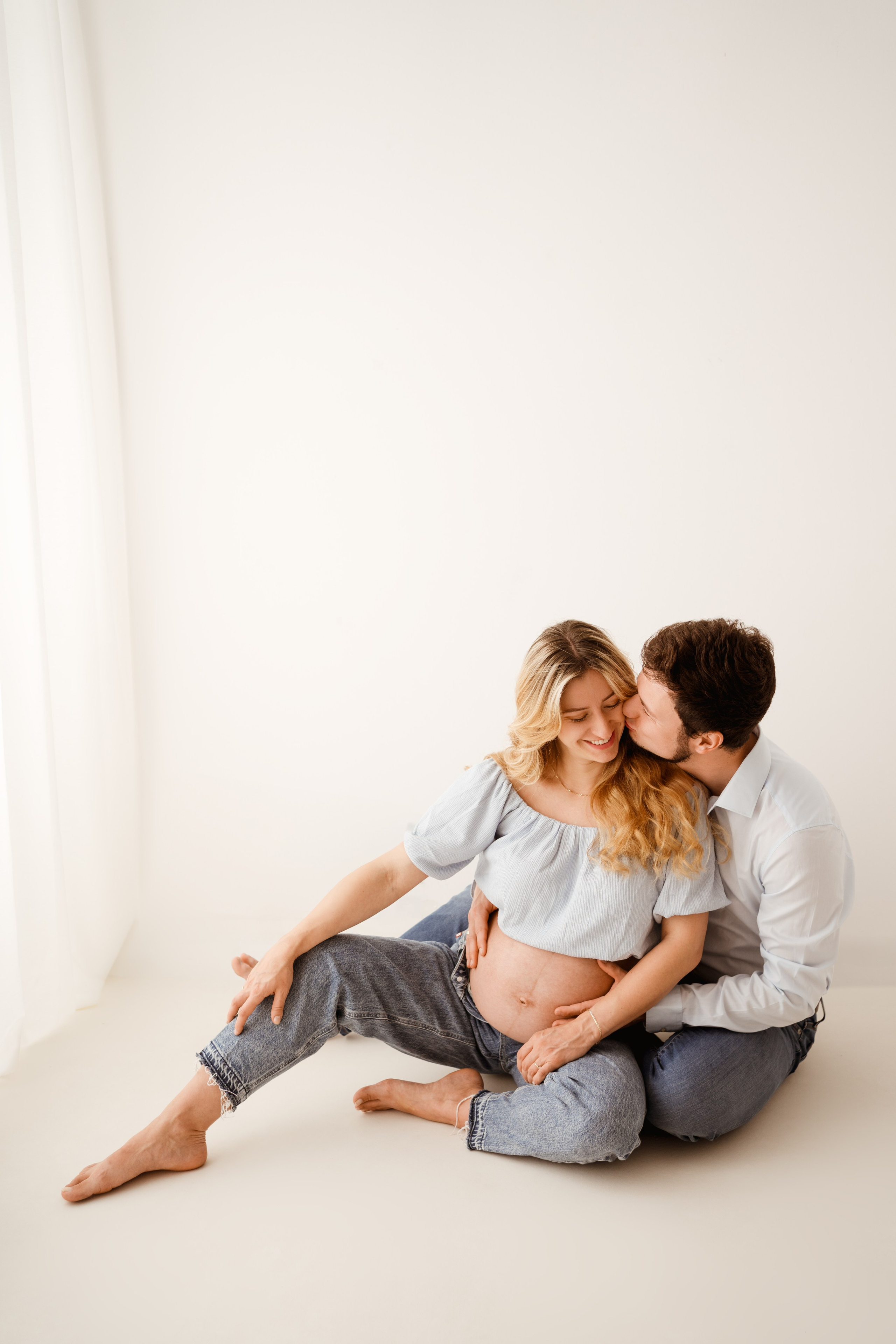 Naturalna, wyjątkowa, delikatna sesja ciążowa w Łodzi. Fotograf Łódź - sesja ciążowa, noworodkowa, dziecięca. Studio w Łodzi