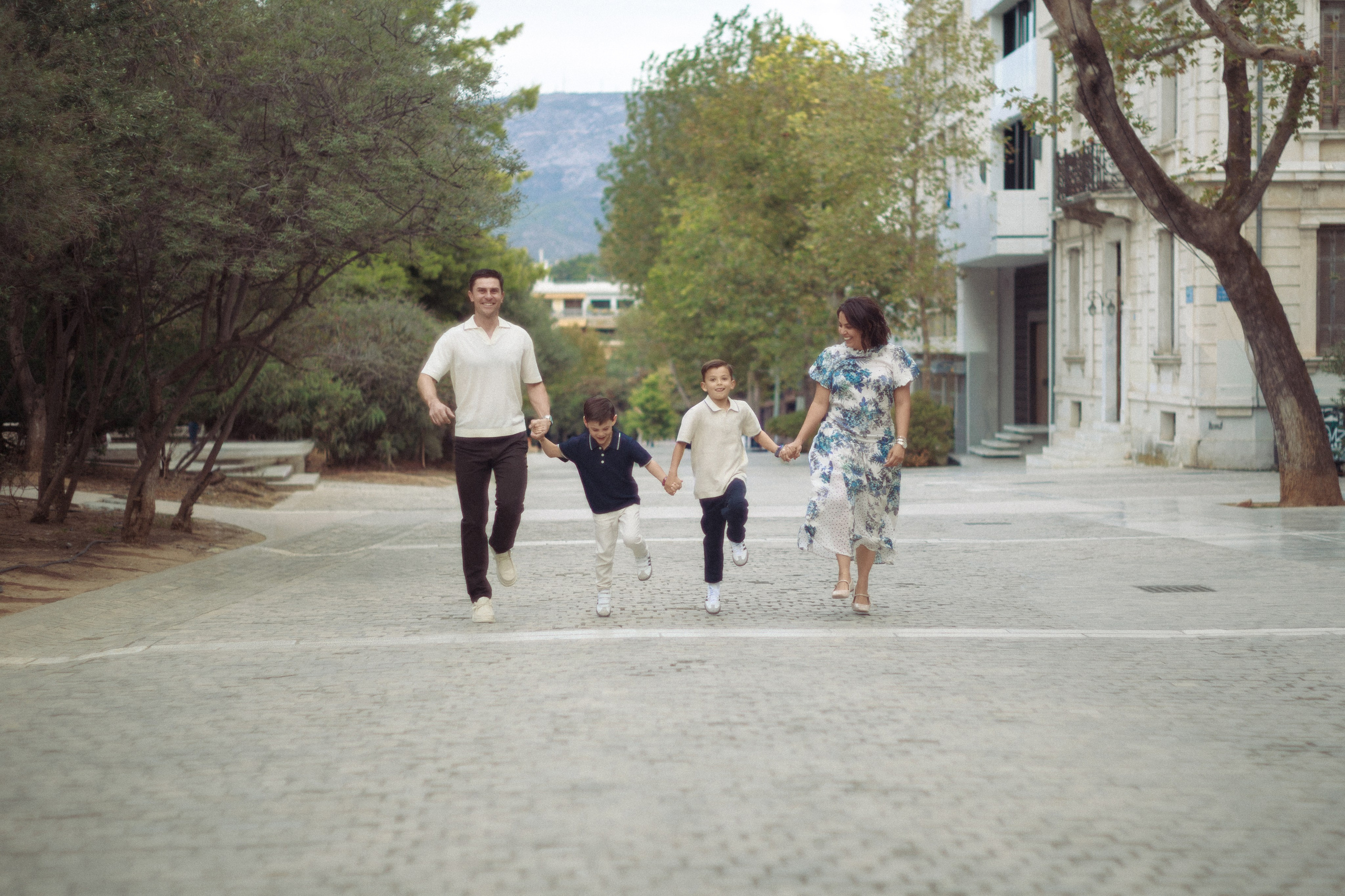 Spooner family in Athens. Photographer in Greece Kristina