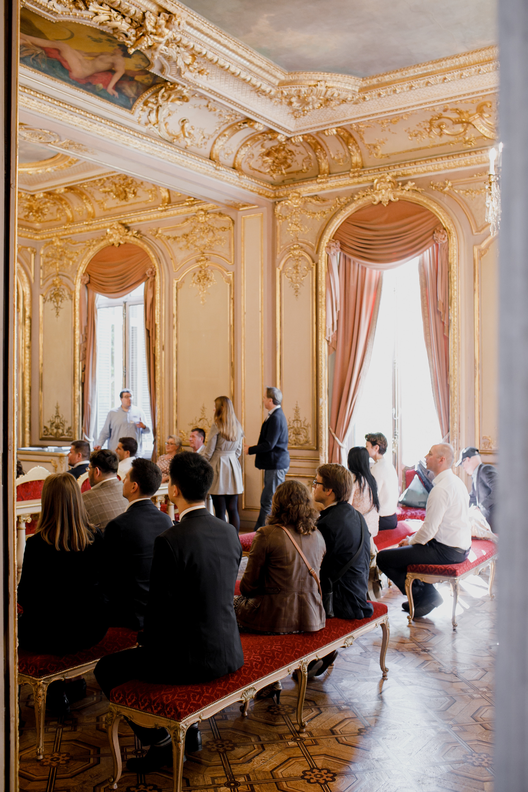 Autumn Paris Wedding Day. Iurkovski PHOTOGRAPHY in Europe. Luxury destination weddings and events