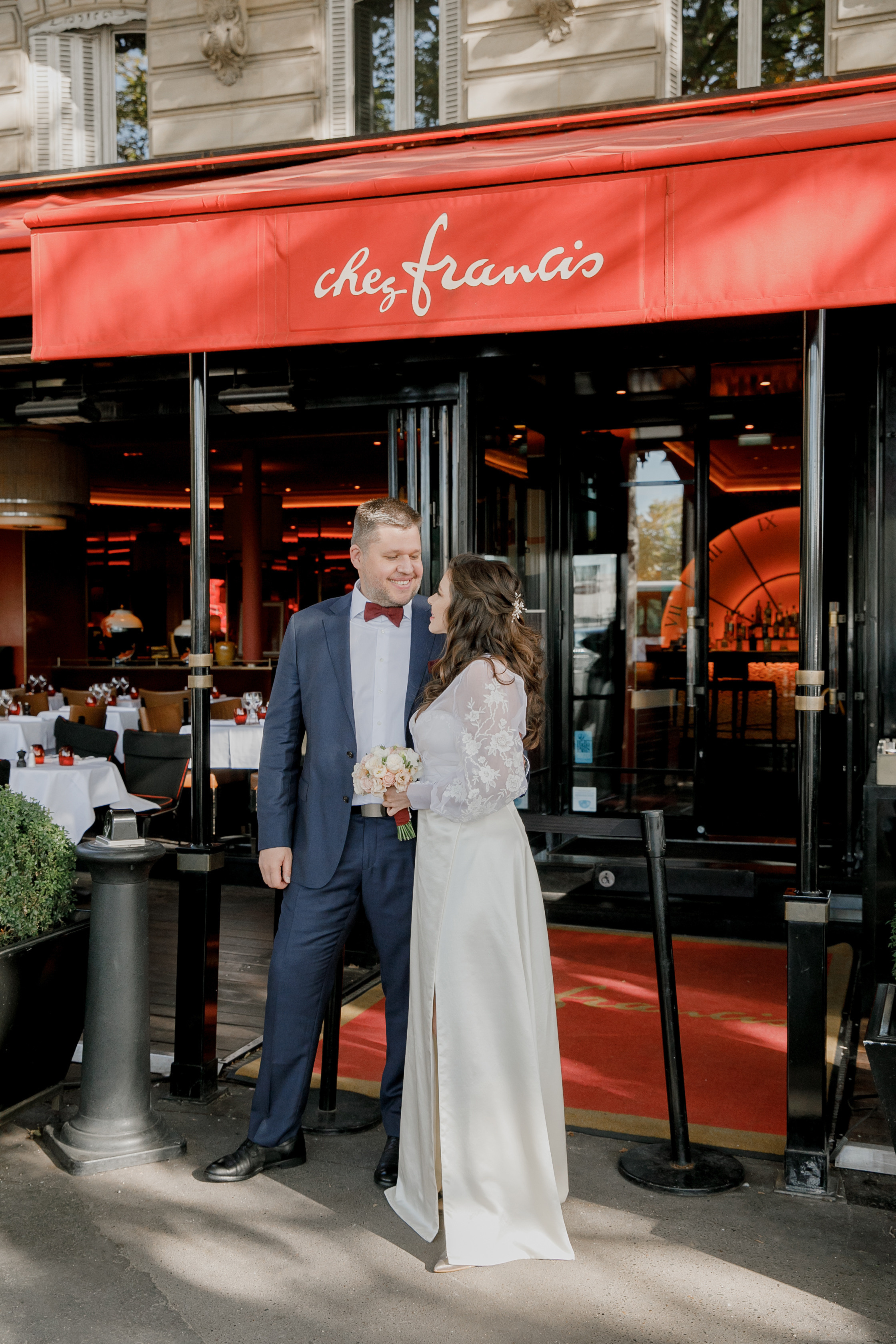 Autumn Paris Wedding Day. Iurkovski PHOTOGRAPHY in Europe. Luxury destination weddings and events