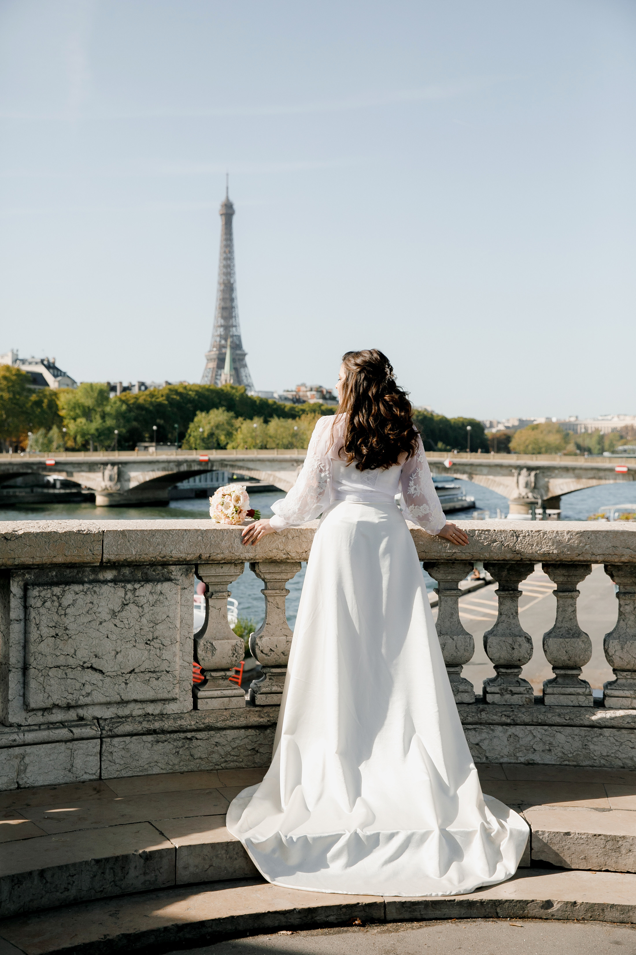 Autumn Paris Wedding Day. Iurkovski PHOTOGRAPHY in Europe. Luxury destination weddings and events