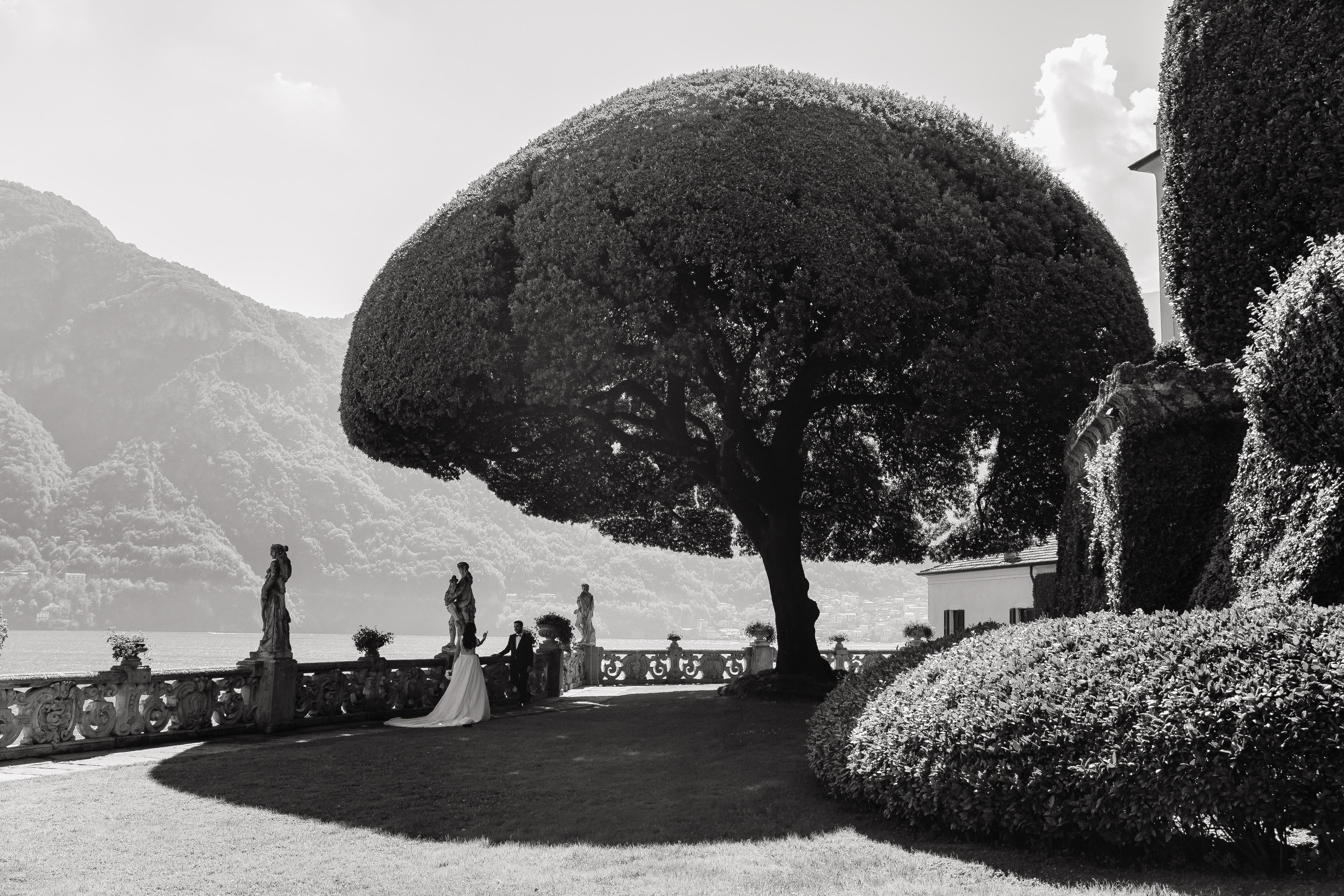 Como Lake Wedding Day Alexandru&Elena. Iurkovski PHOTOGRAPHY in Europe. Luxury destination weddings and events