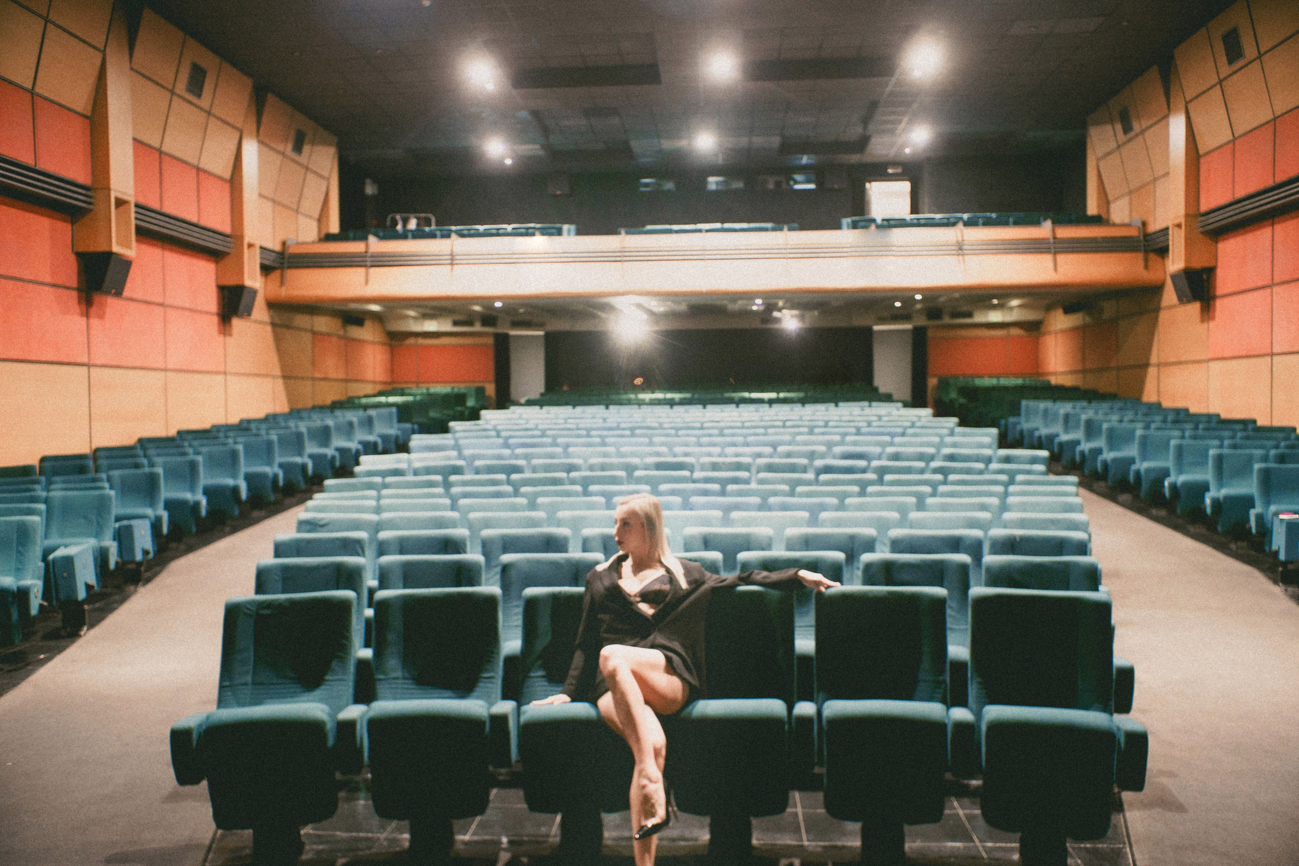 Parallels Photo project with Alina and Eleni. Photographer in Greece Kristina