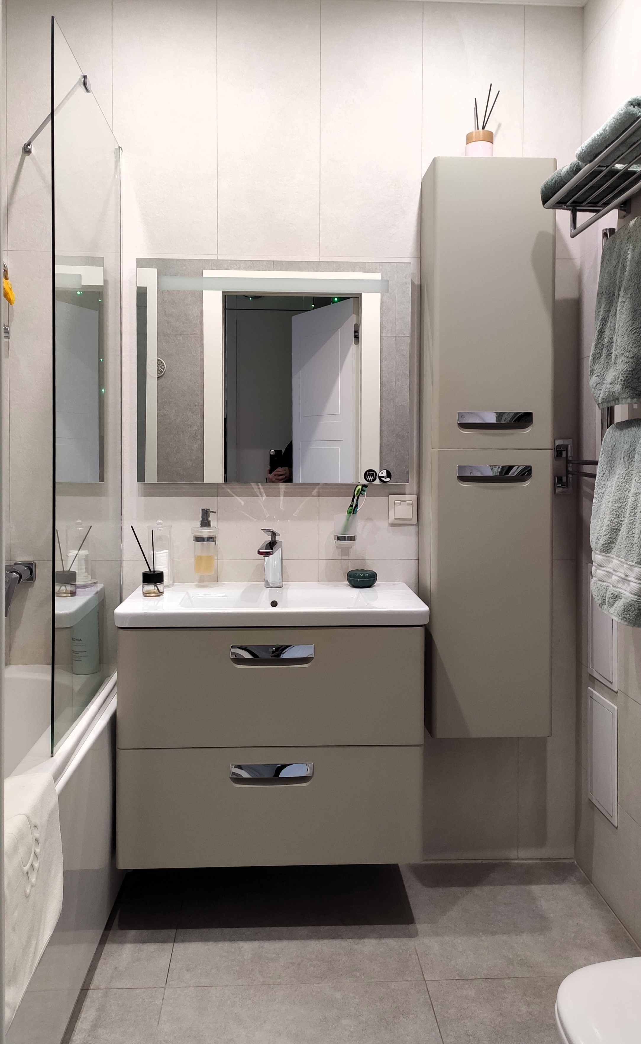 Кейс по дизайну. Алена и Даниль, пара 45+, врач и практикующий йог. Change4Life: медитации, выгорание, мягкие навыки, ретриты