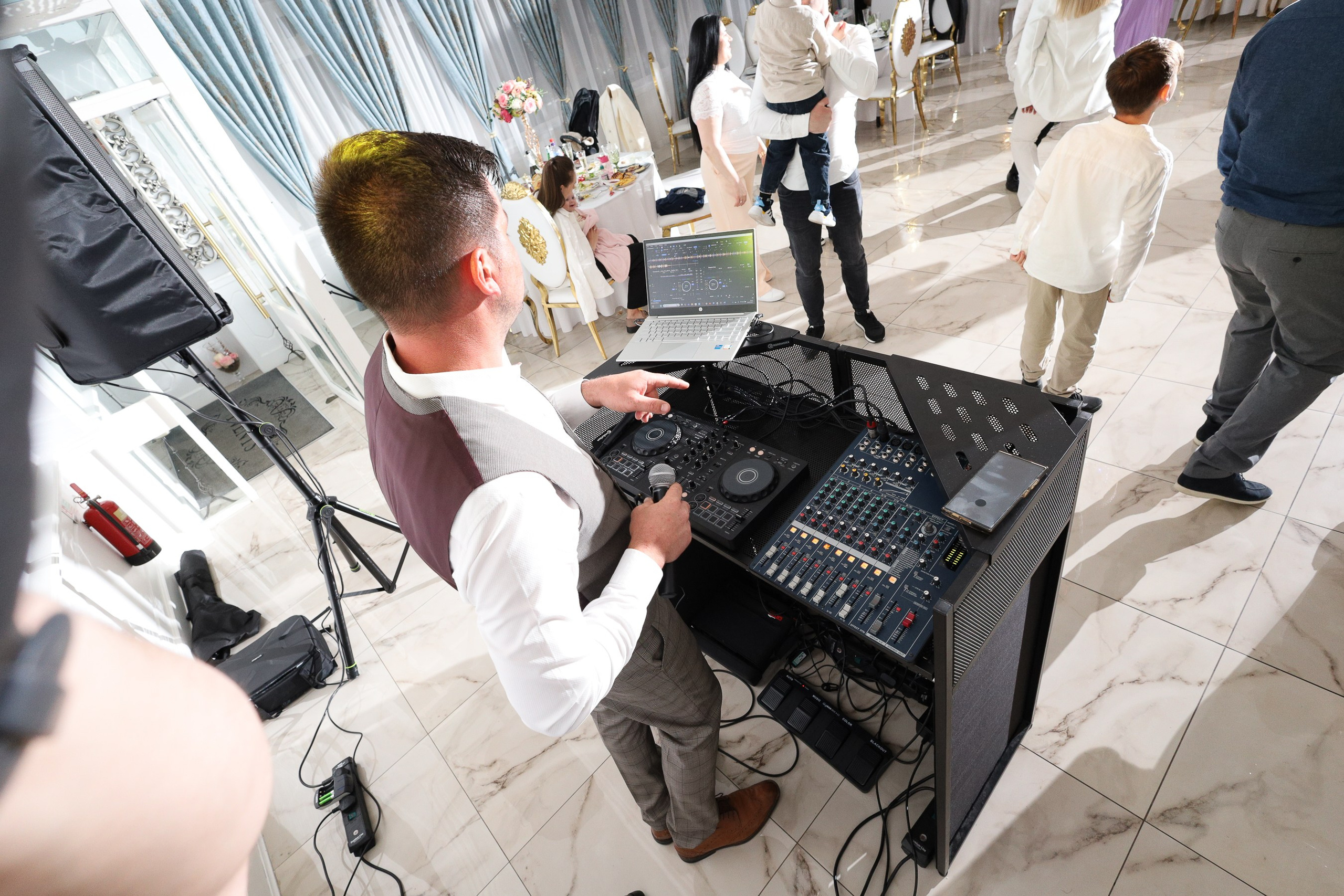 Parties. Https://valphoto.wfolio.pro/