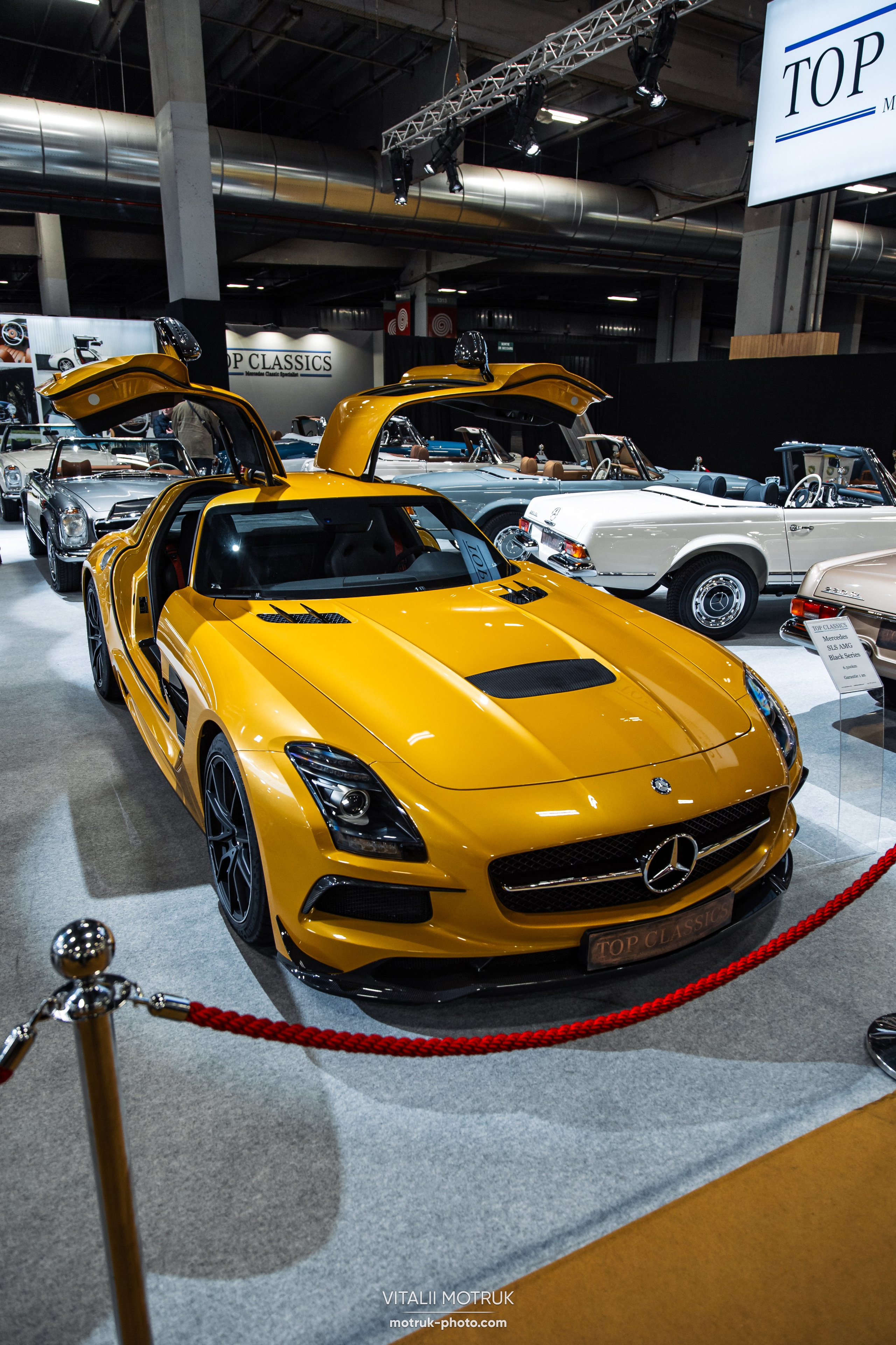 Retromobile 2023. Photographer in Paris — Vitalii Motruk