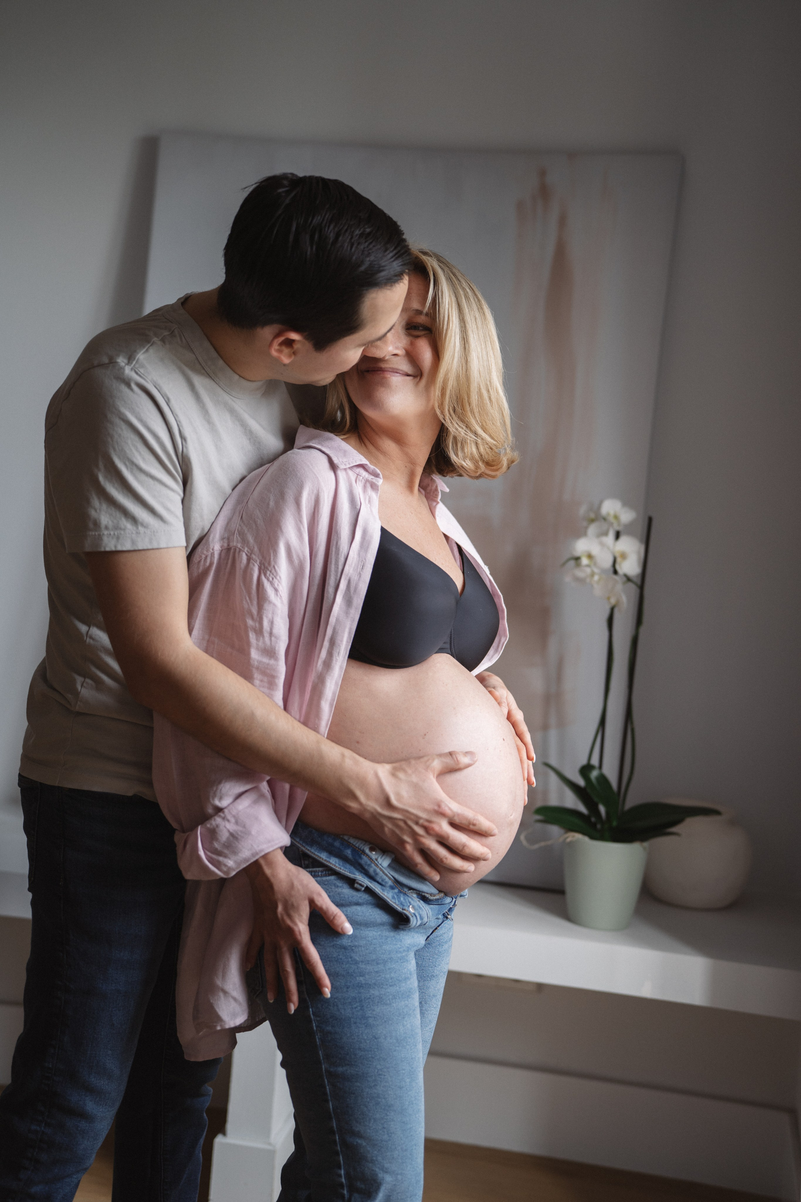 Pregnancy and family portrait photographer. maternity photoshoot. Photographer in Madrid, Spain. Alyona Belyaninova