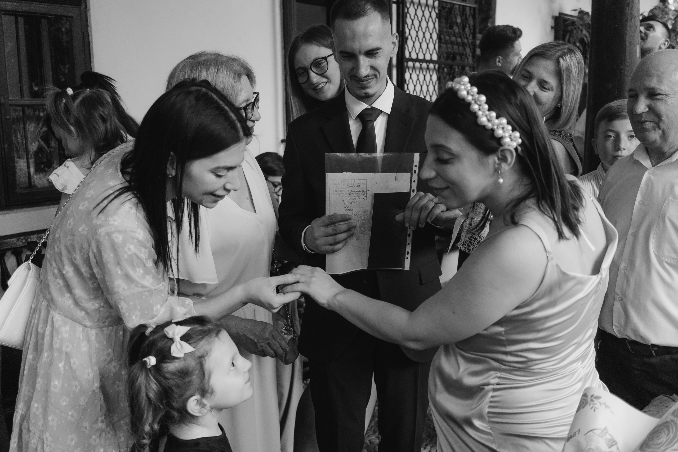 Ana & Alex. Fotograf si videograf — evenimente si studio