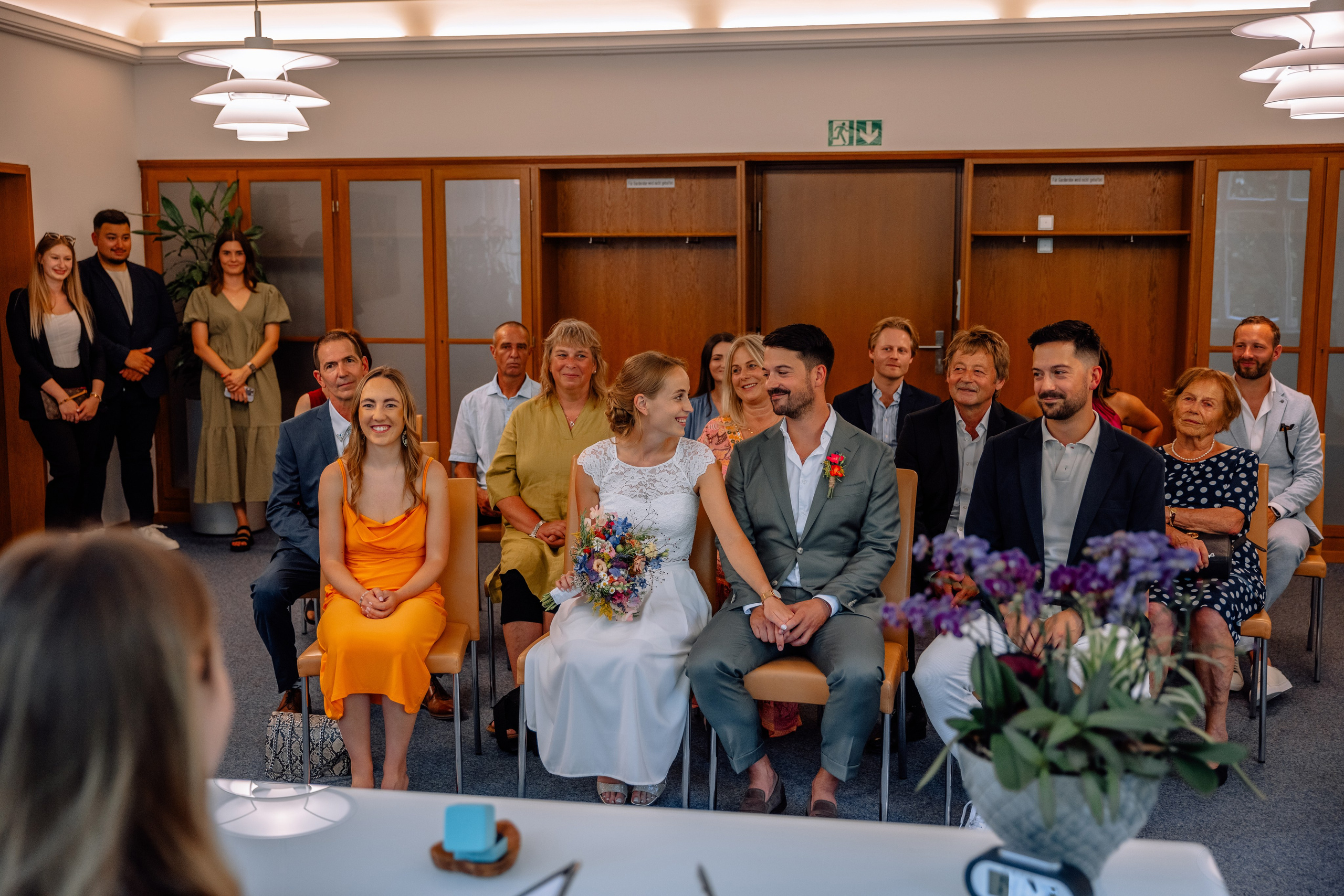 Sommerliche Hochzeitsfotos im Standesamt Mandlstraße & Schwabing. Hochzeitsfotograf München Taufe Familienfotograf Tanja Mauke