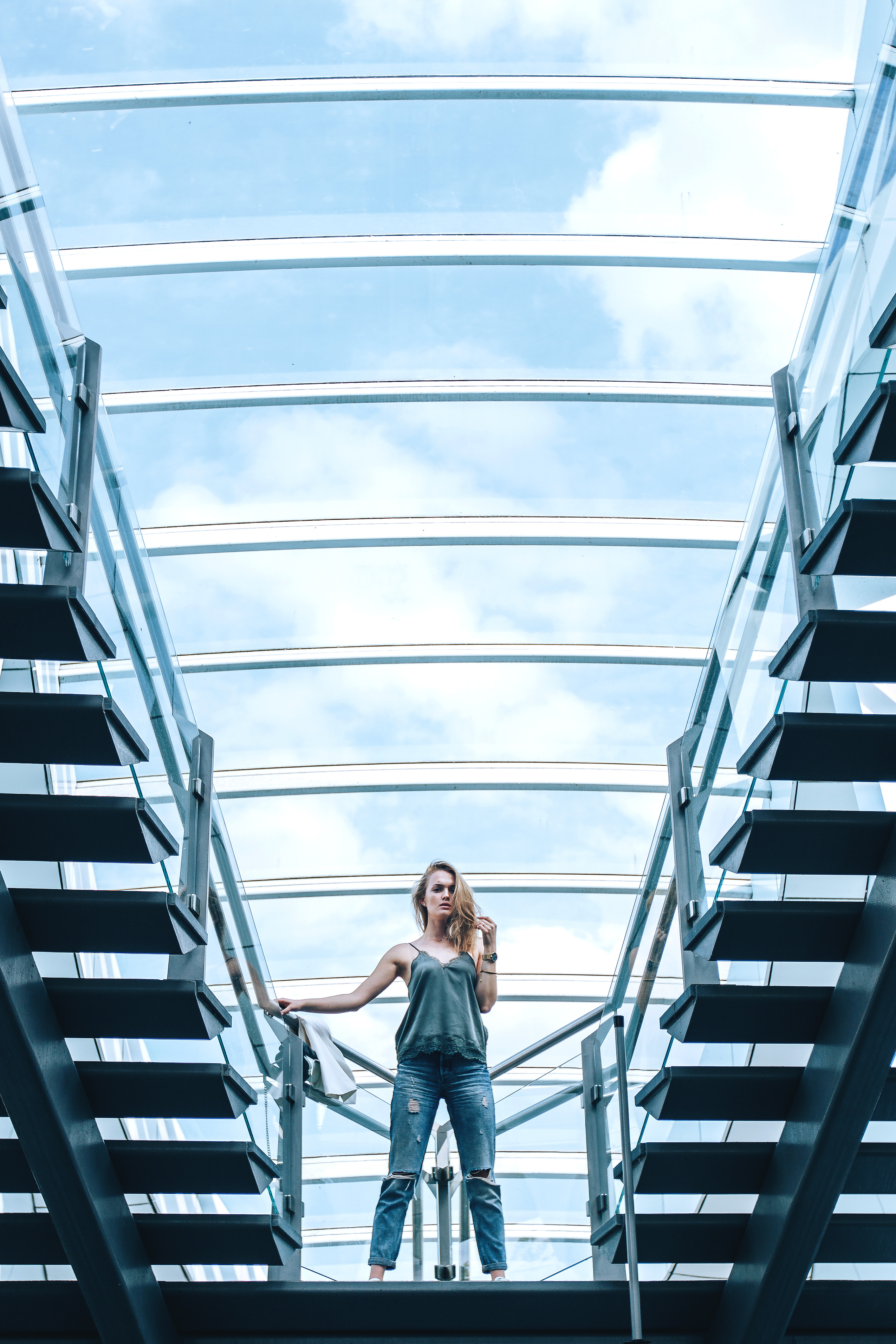 LINES AROUND US. Amina Gunenc - bruiloft- en familie fotograaf in Nederland