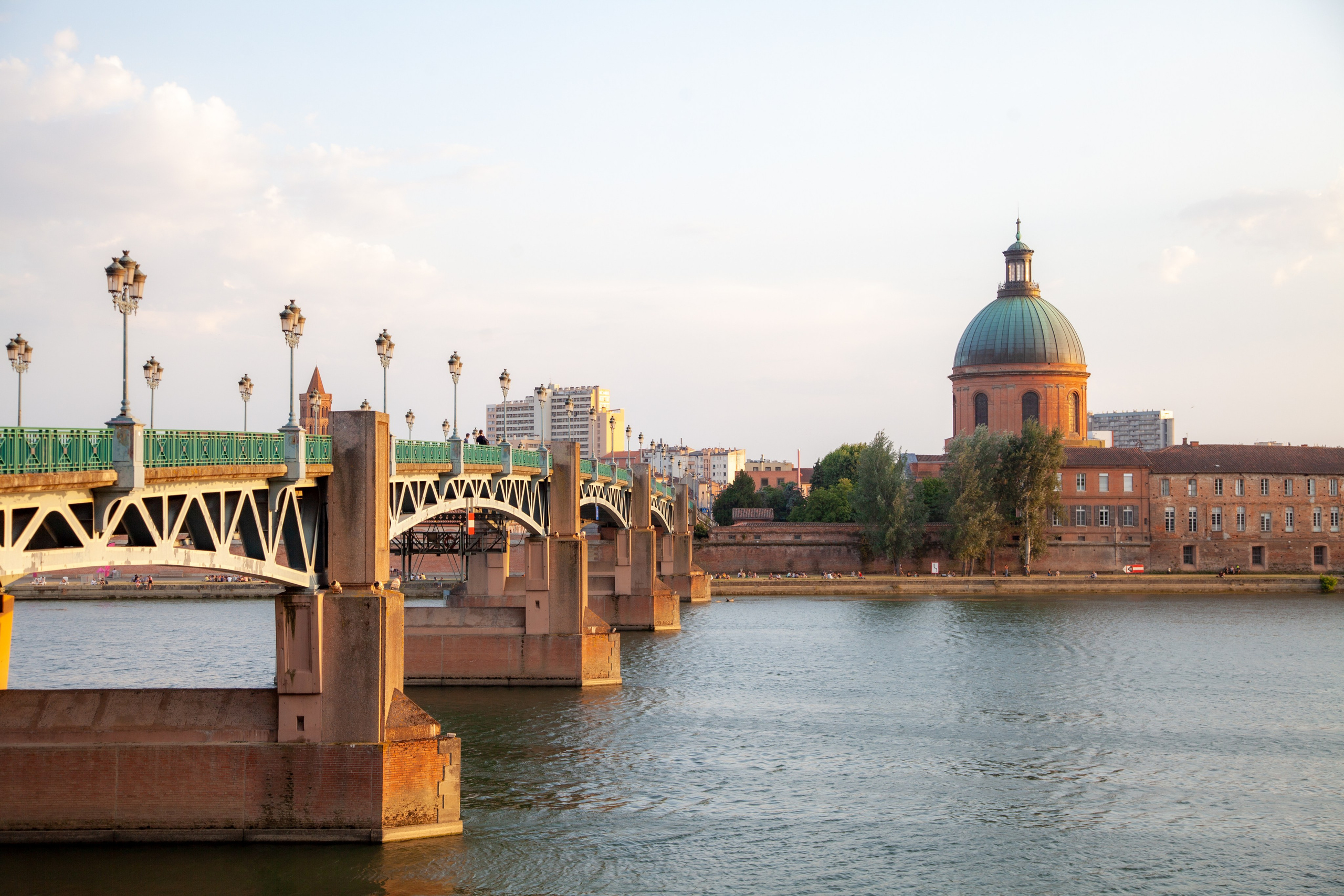 What to wear for Toulouse photoshoot. Eugenie Smirnova — wedding, corporate and lifestyle photographer in Toulouse and Southwest France