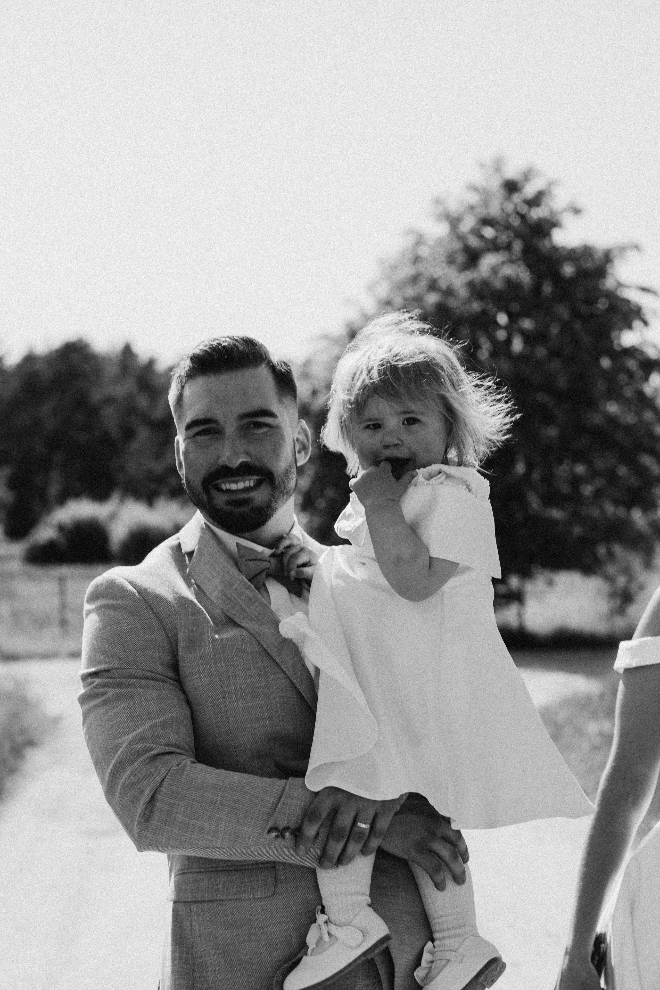 Potrait, wedding, lovestory. Wedding and portrait photographer in Helsinki Vickan O