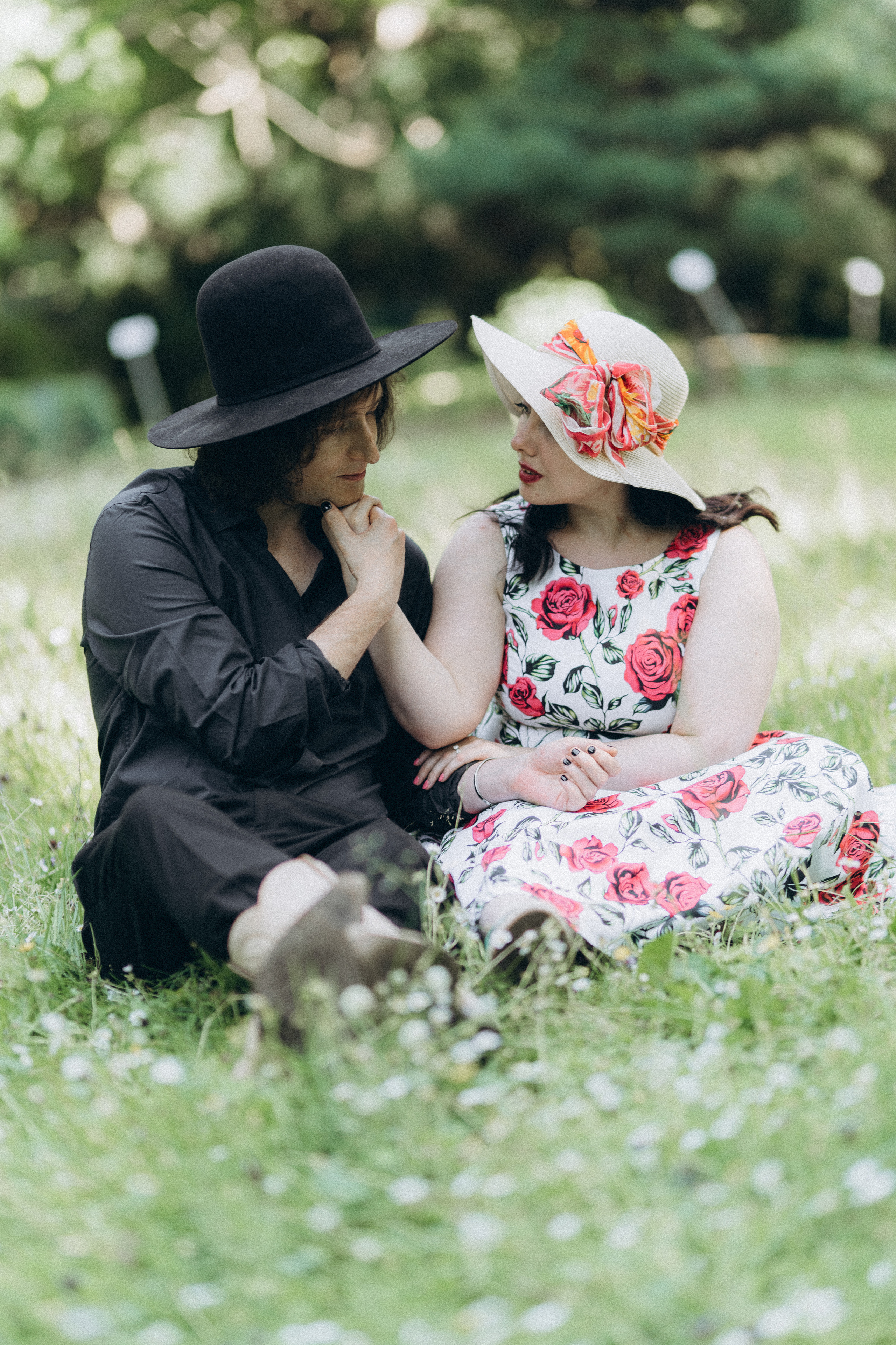Family, bnw, photoshoot. Wedding and portrait photographer in Helsinki Vickan O