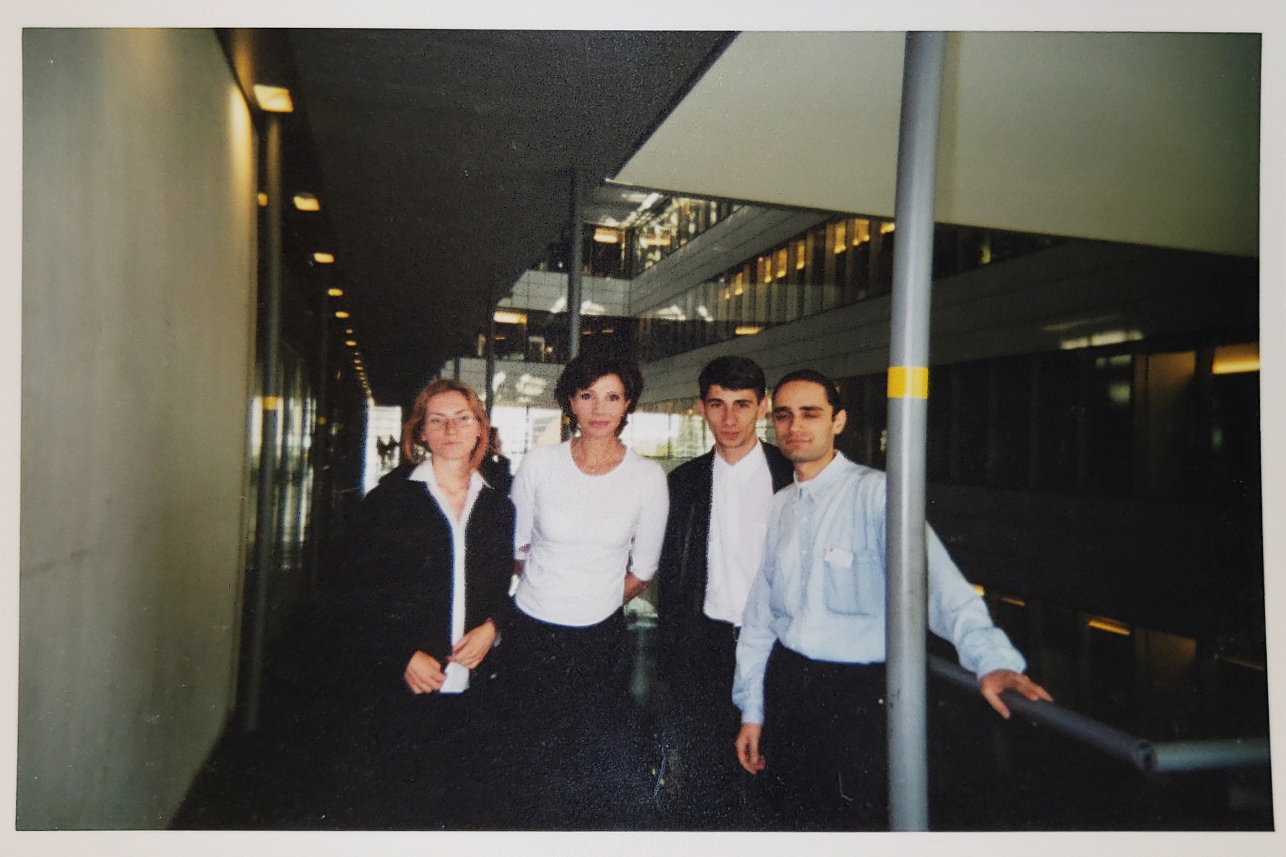 BIO, CRITIQUE ET CONTACT. Natalia Bogdanovska. Films et photographie corporate en France