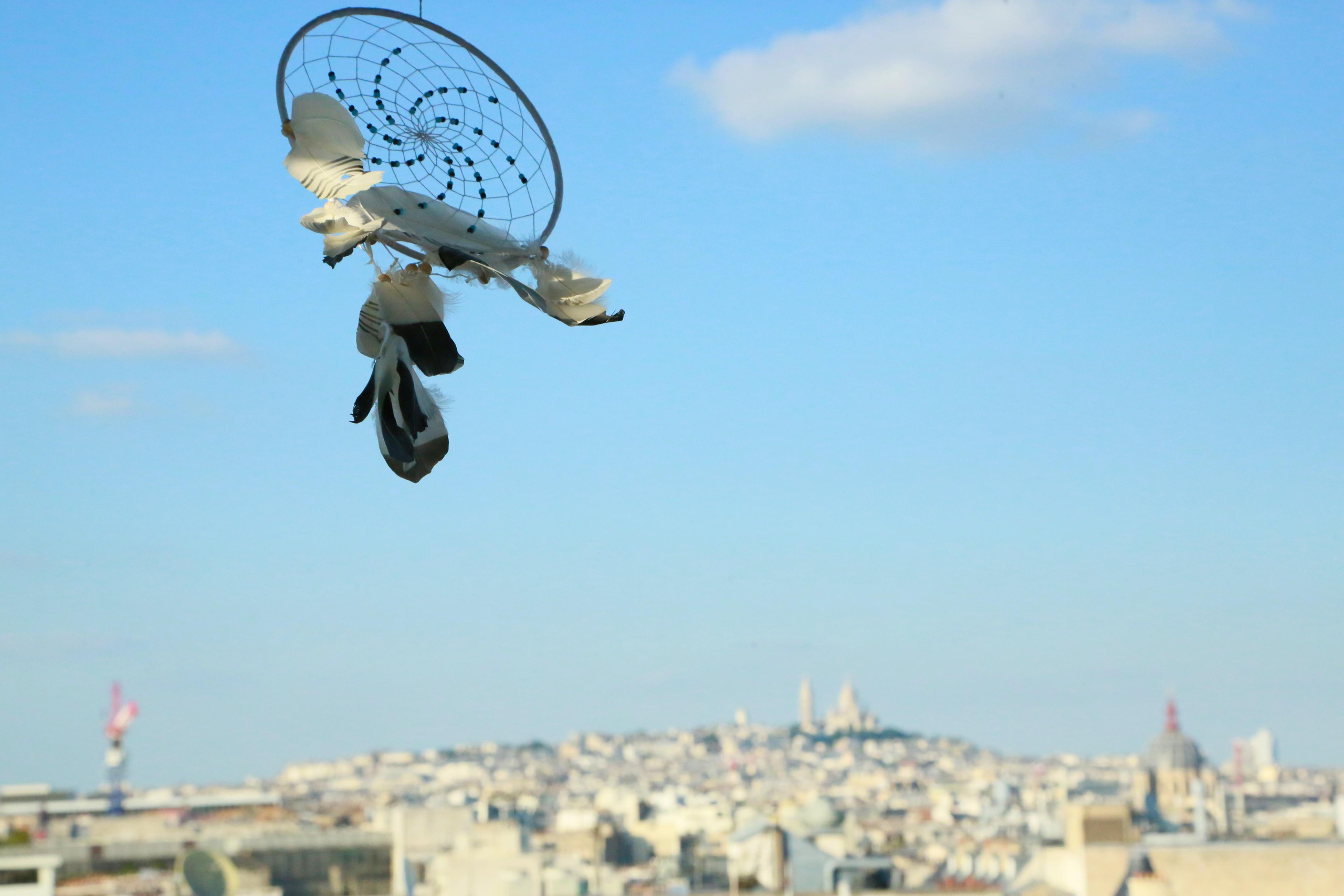 Sur les toits de Paris. Soirée. Natalia Bogdanovska. Films et photographie corporate en France