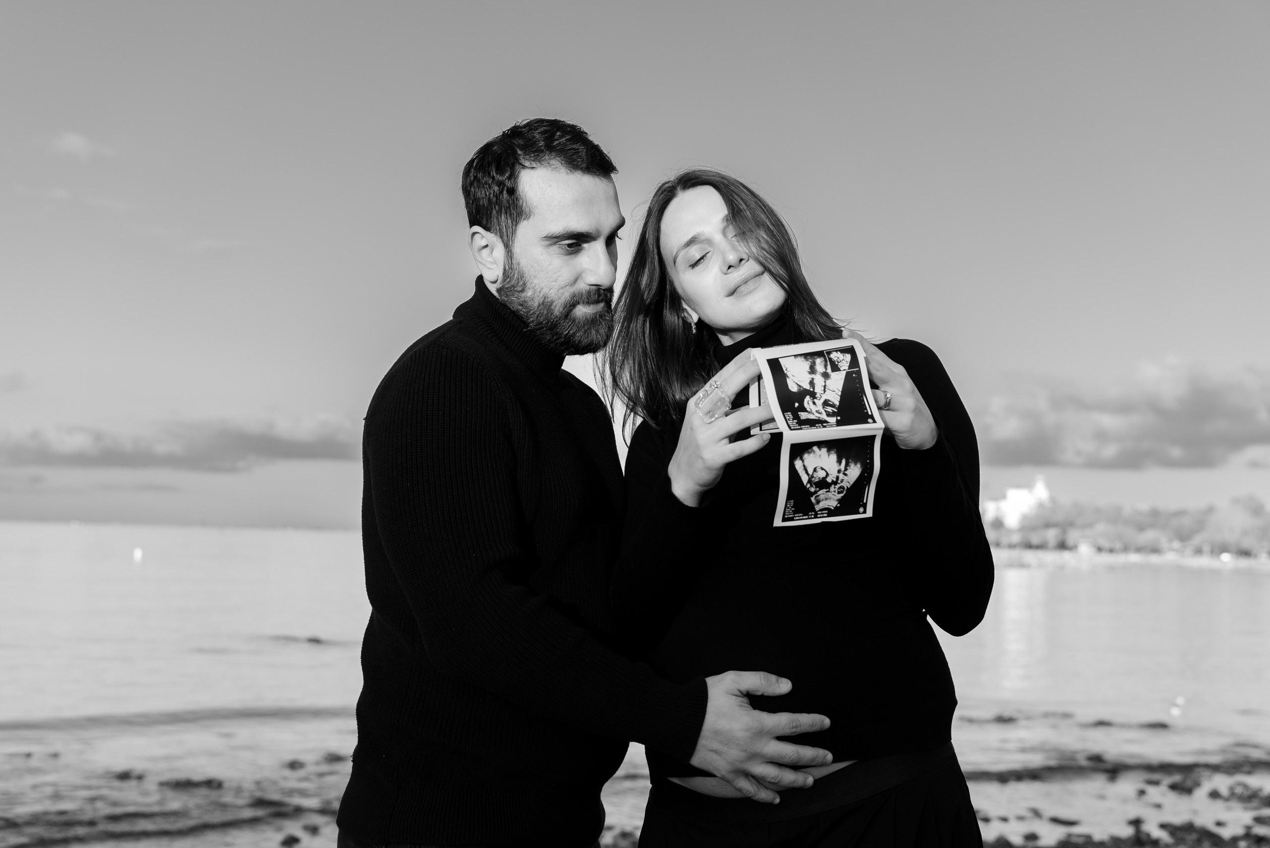 Luxury pregnancy photo shoot in Istanbul. MARIA VALUEVA Photographer in Nice, Cannes, Monaco, France, Europe, Istanbul, Turkey