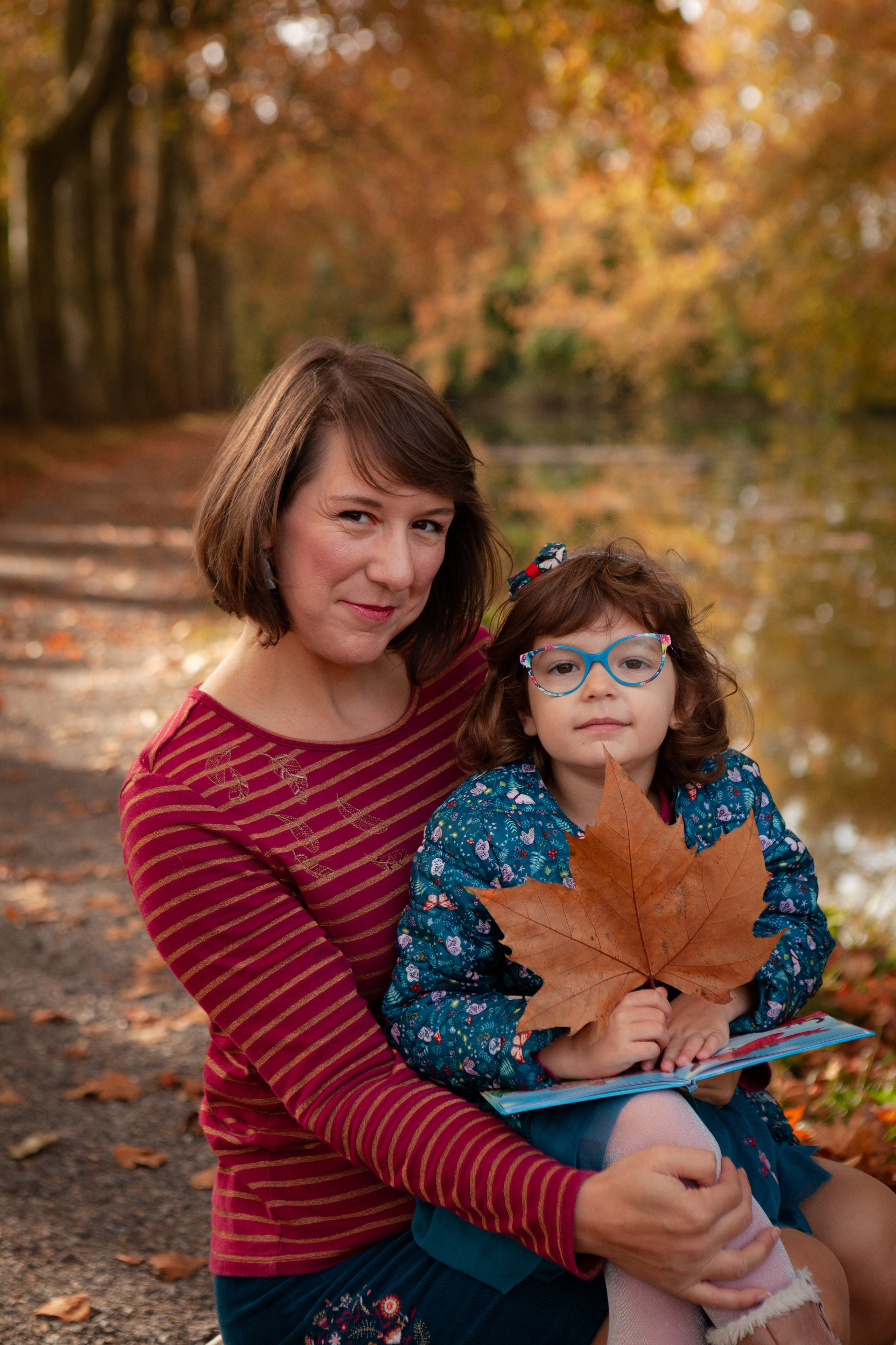 Family session at Toulouse by Canal du Midi. Eugenie Smirnova — wedding, corporate and lifestyle photographer in Toulouse and Southwest France
