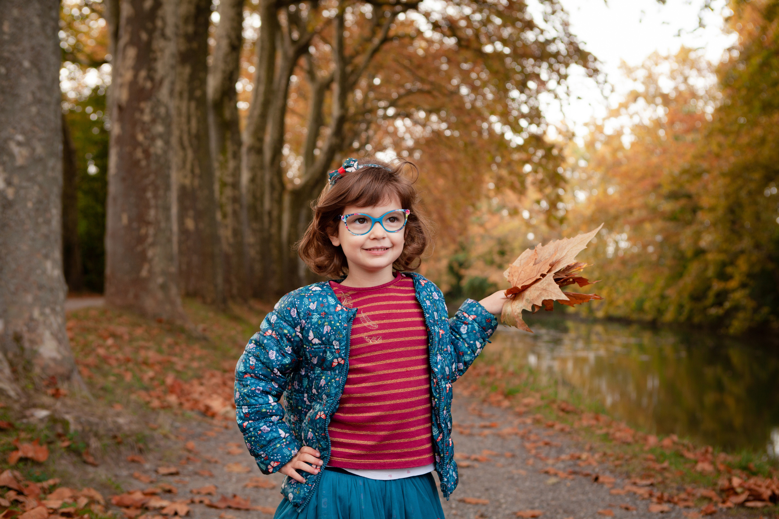 Family session at Toulouse by Canal du Midi. Eugenie Smirnova — wedding, corporate and lifestyle photographer in Toulouse and Southwest France