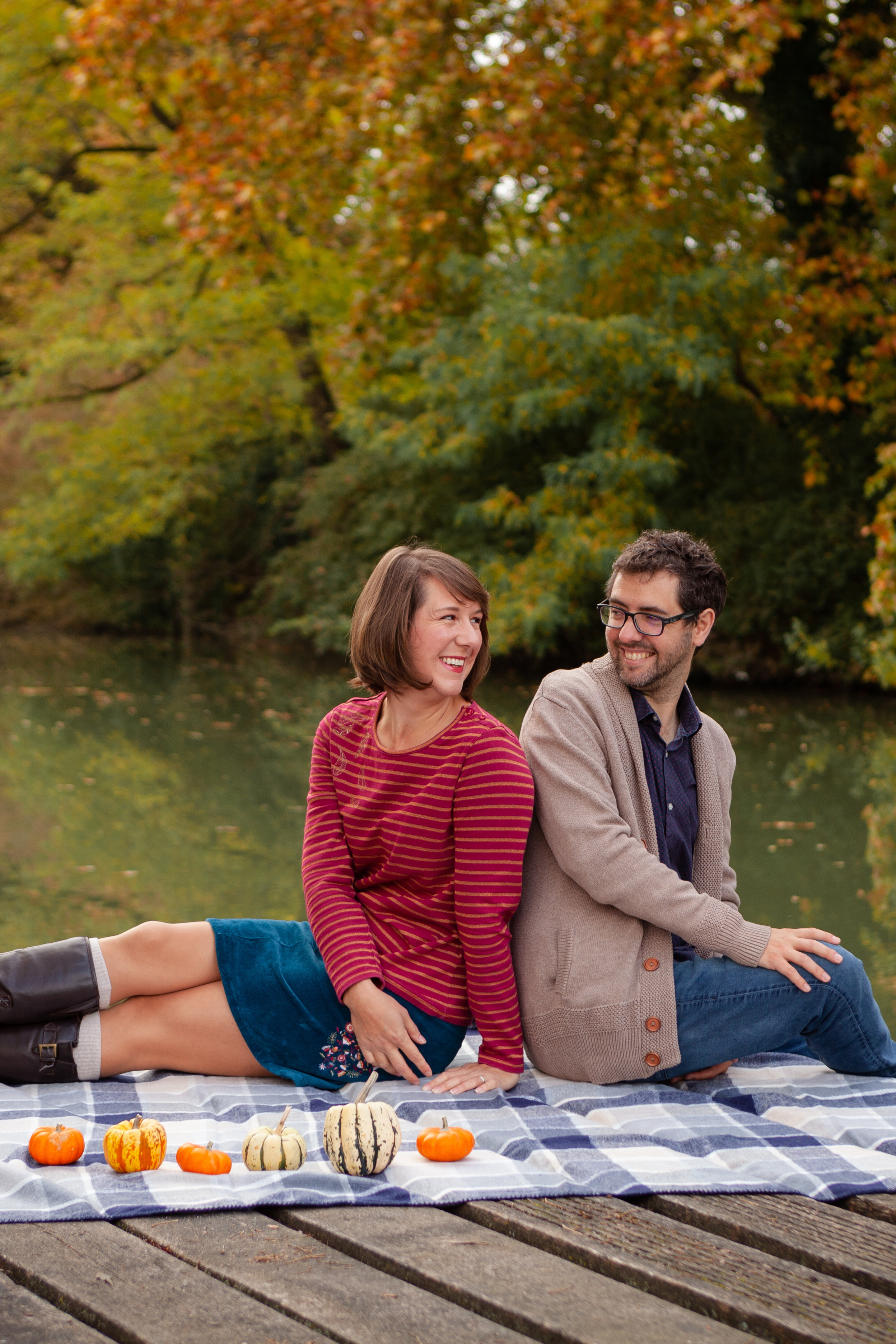 Family session at Toulouse by Canal du Midi. Eugenie Smirnova — wedding, corporate and lifestyle photographer in Toulouse and Southwest France